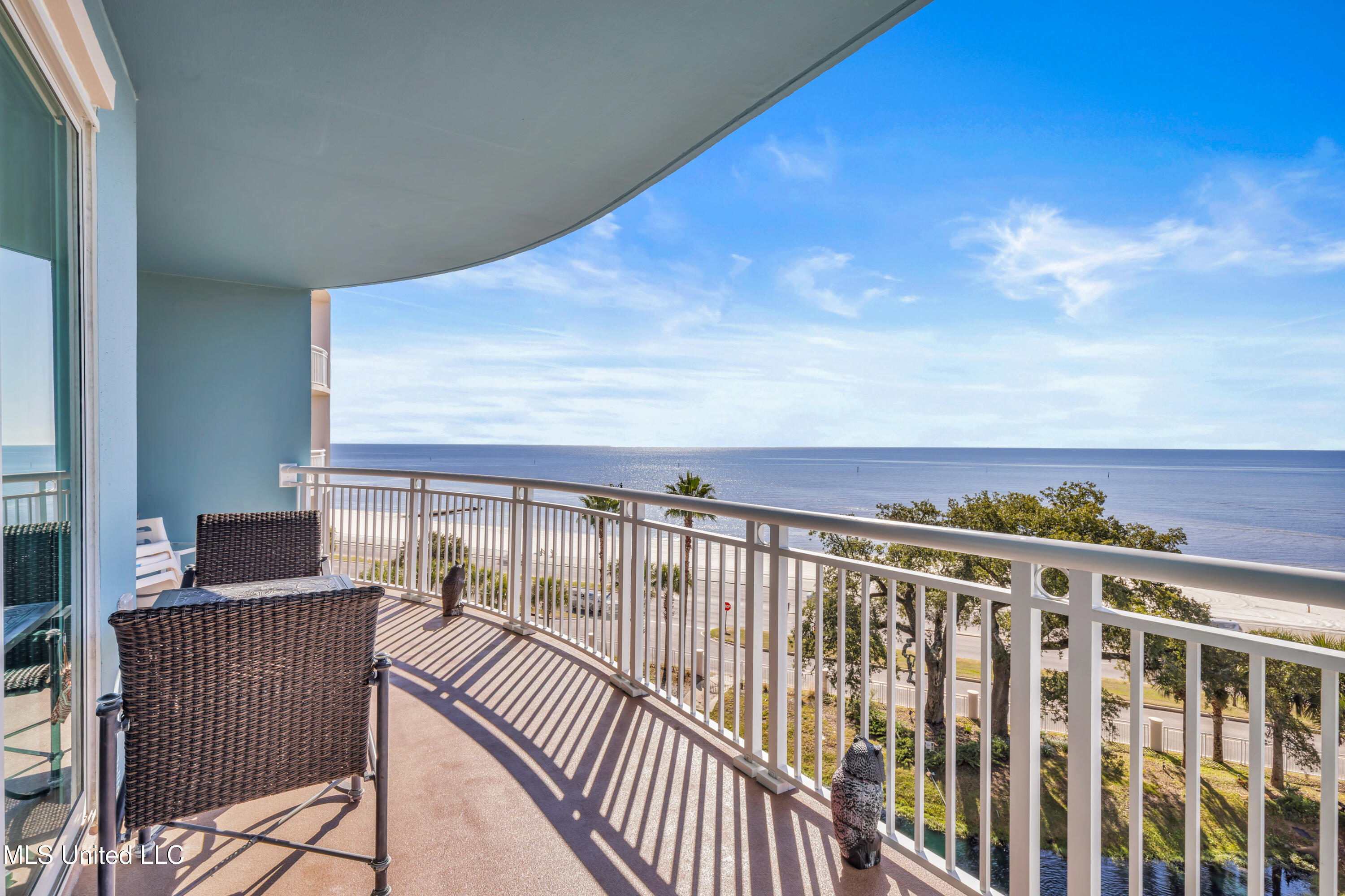 2228 Beach Drive Property Photo 2