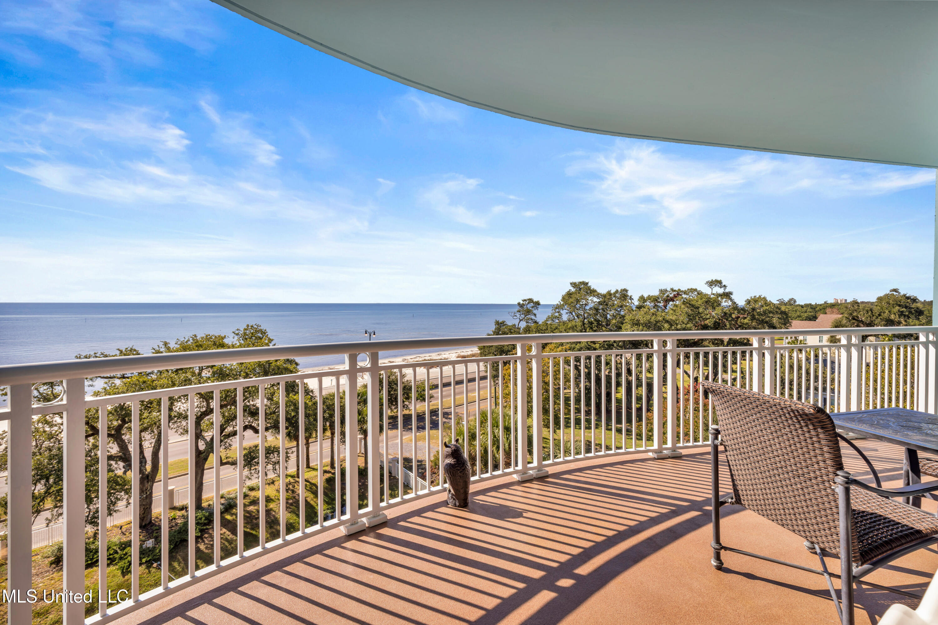 2228 Beach Drive Property Photo 3