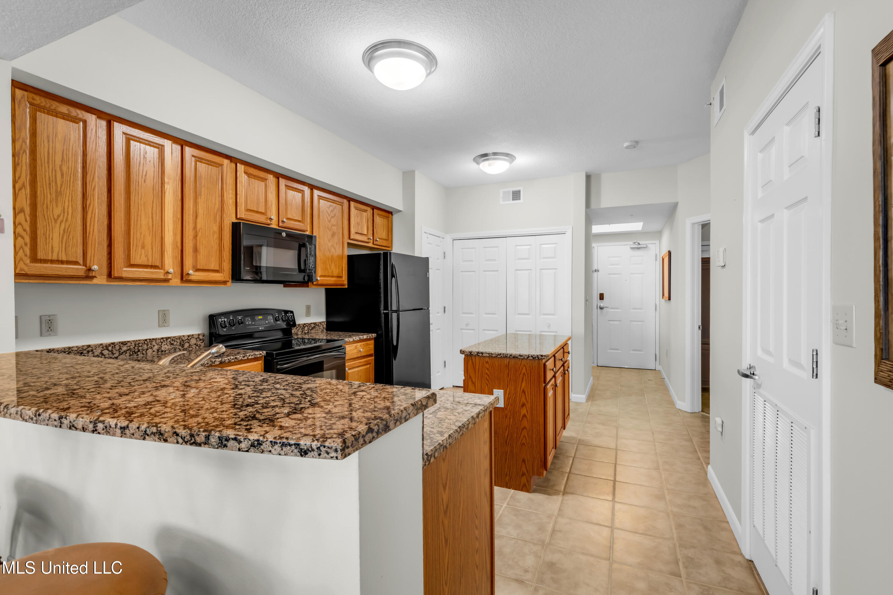 2228 Beach Drive Property Photo 5