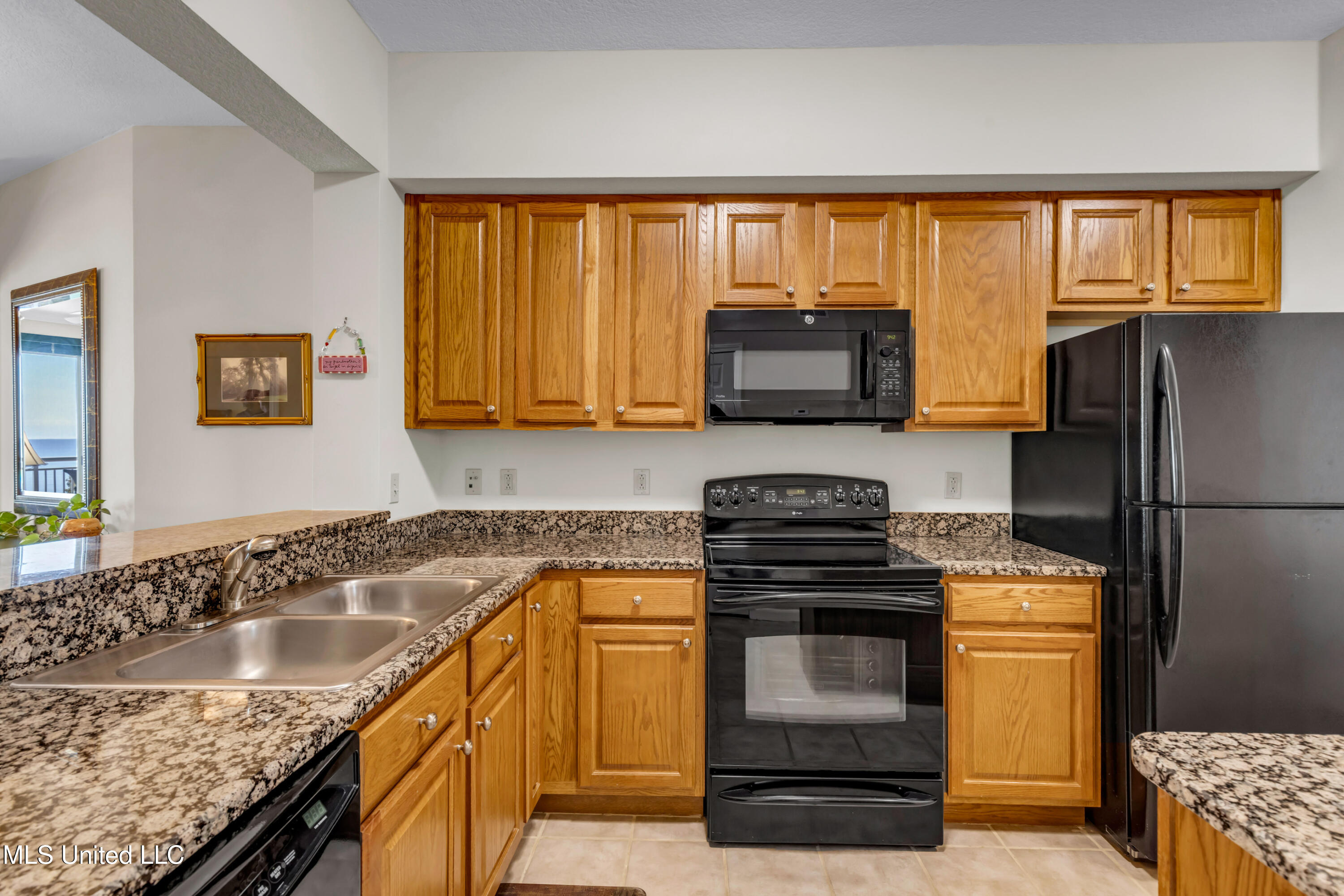 2228 Beach Drive Property Photo 7