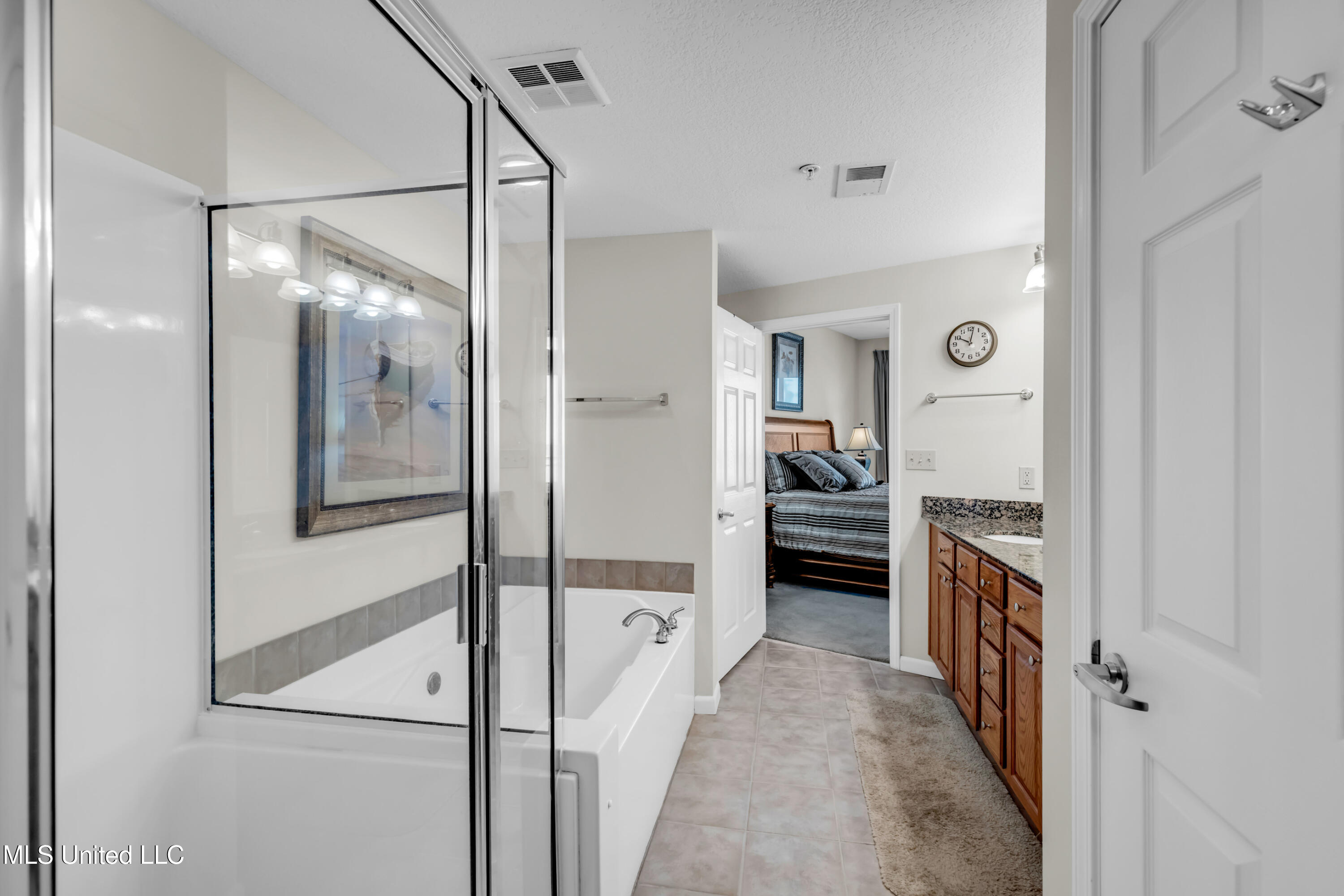 2228 Beach Drive Property Photo 26