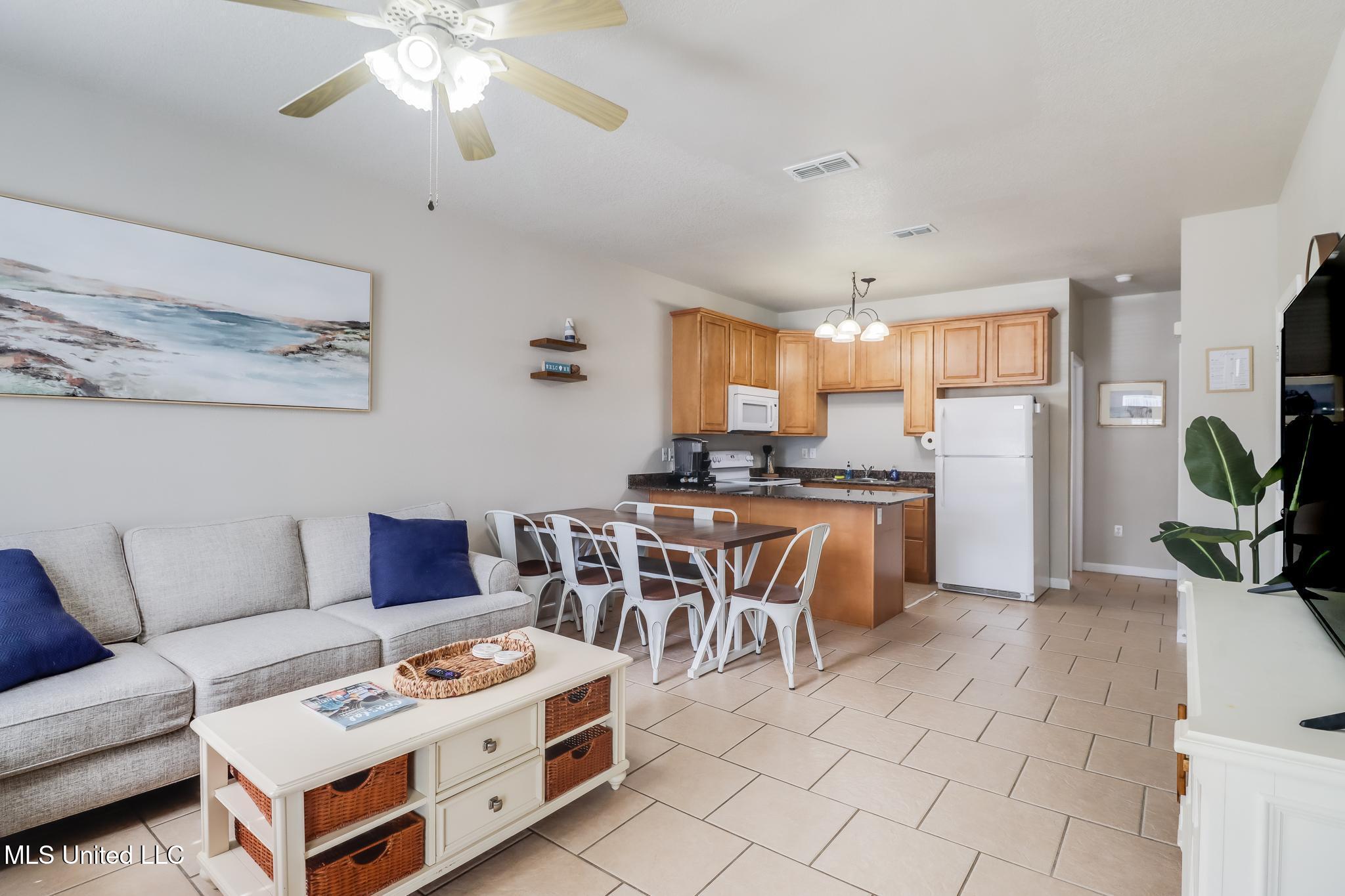 1131 Century Oaks Drive Property Photo 4