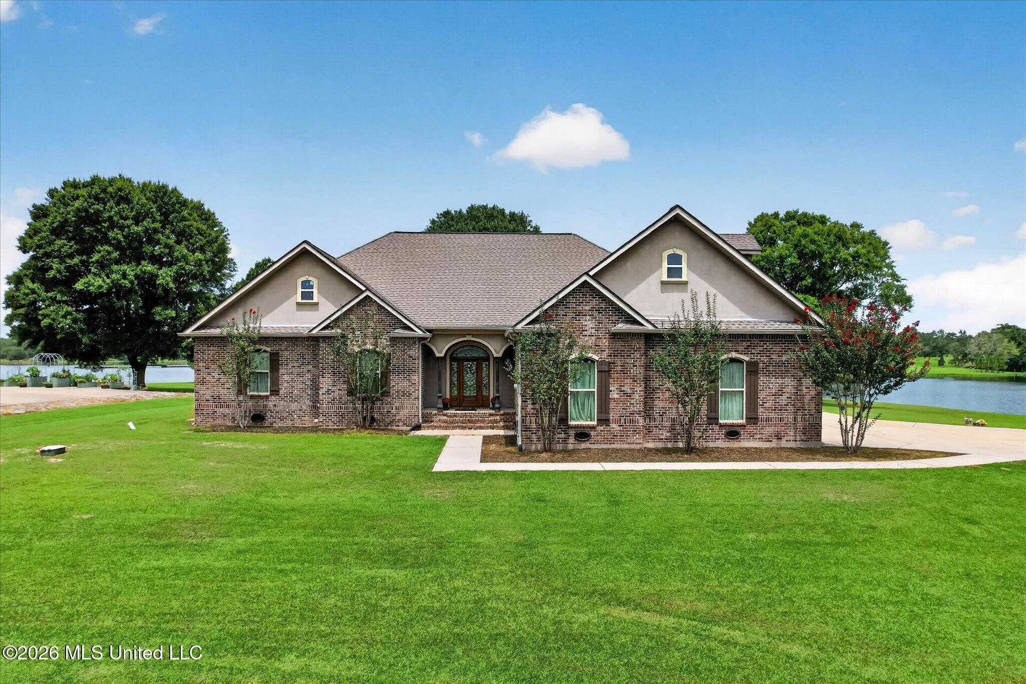 6 Lunker Lane Property Photo 1