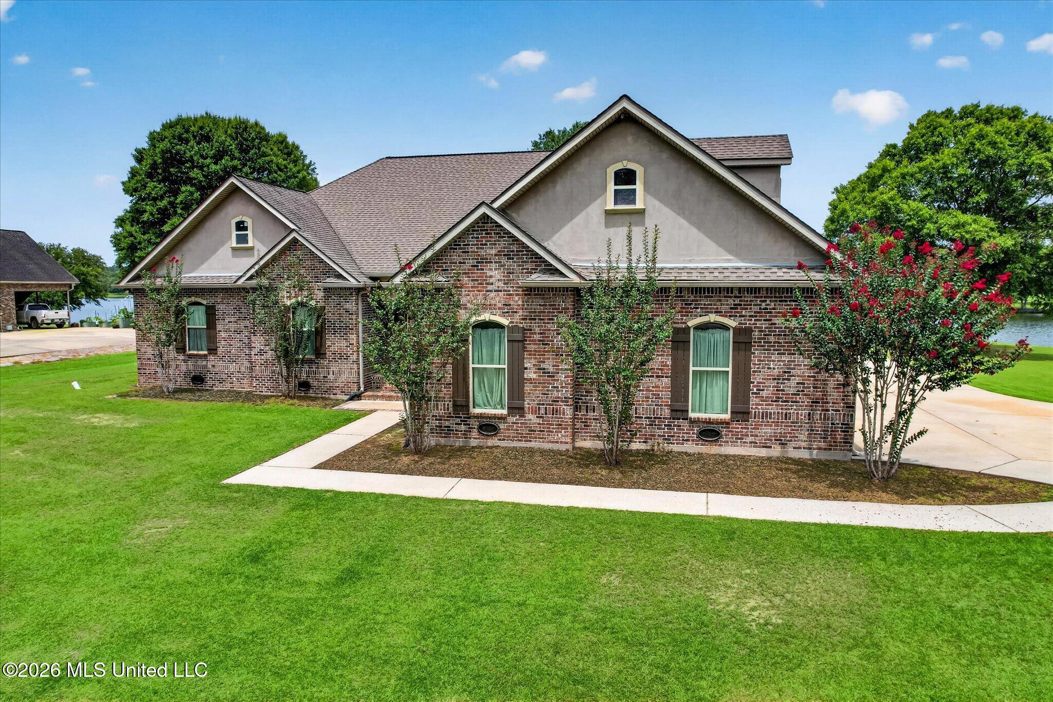 6 Lunker Lane Property Photo 7
