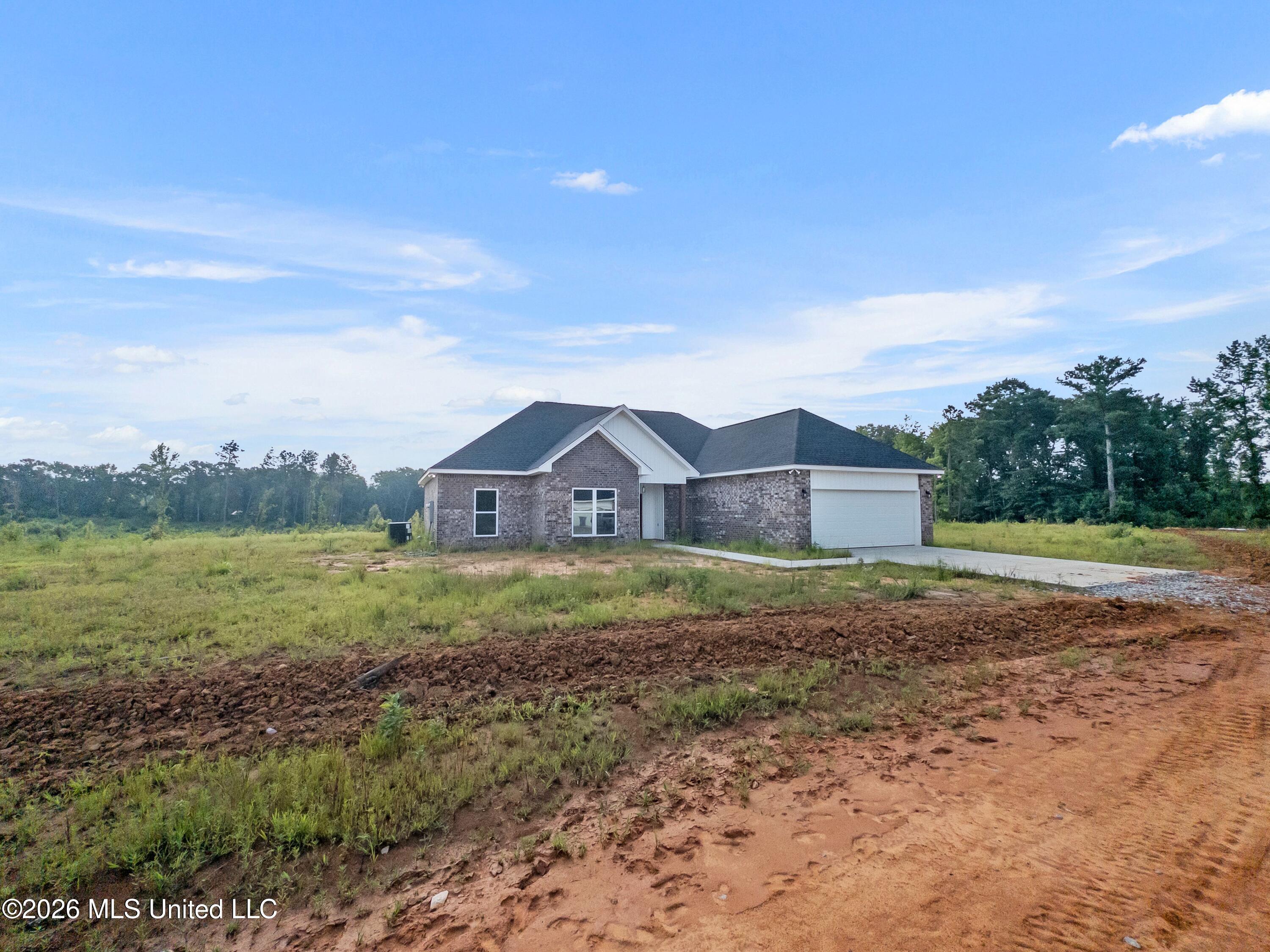 786 Clyde B Road Property Photo 2