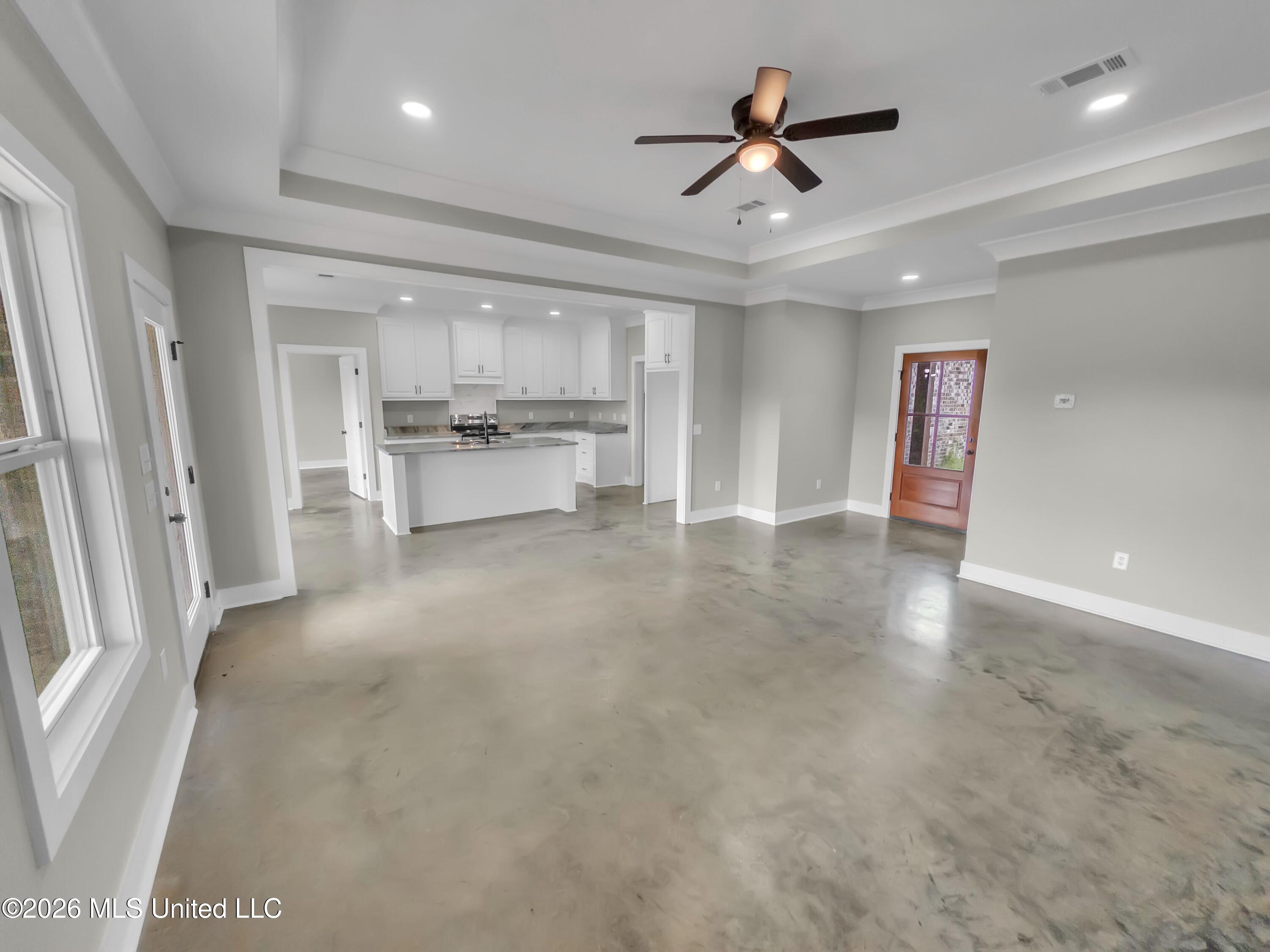 786 Clyde B Road Property Photo 9