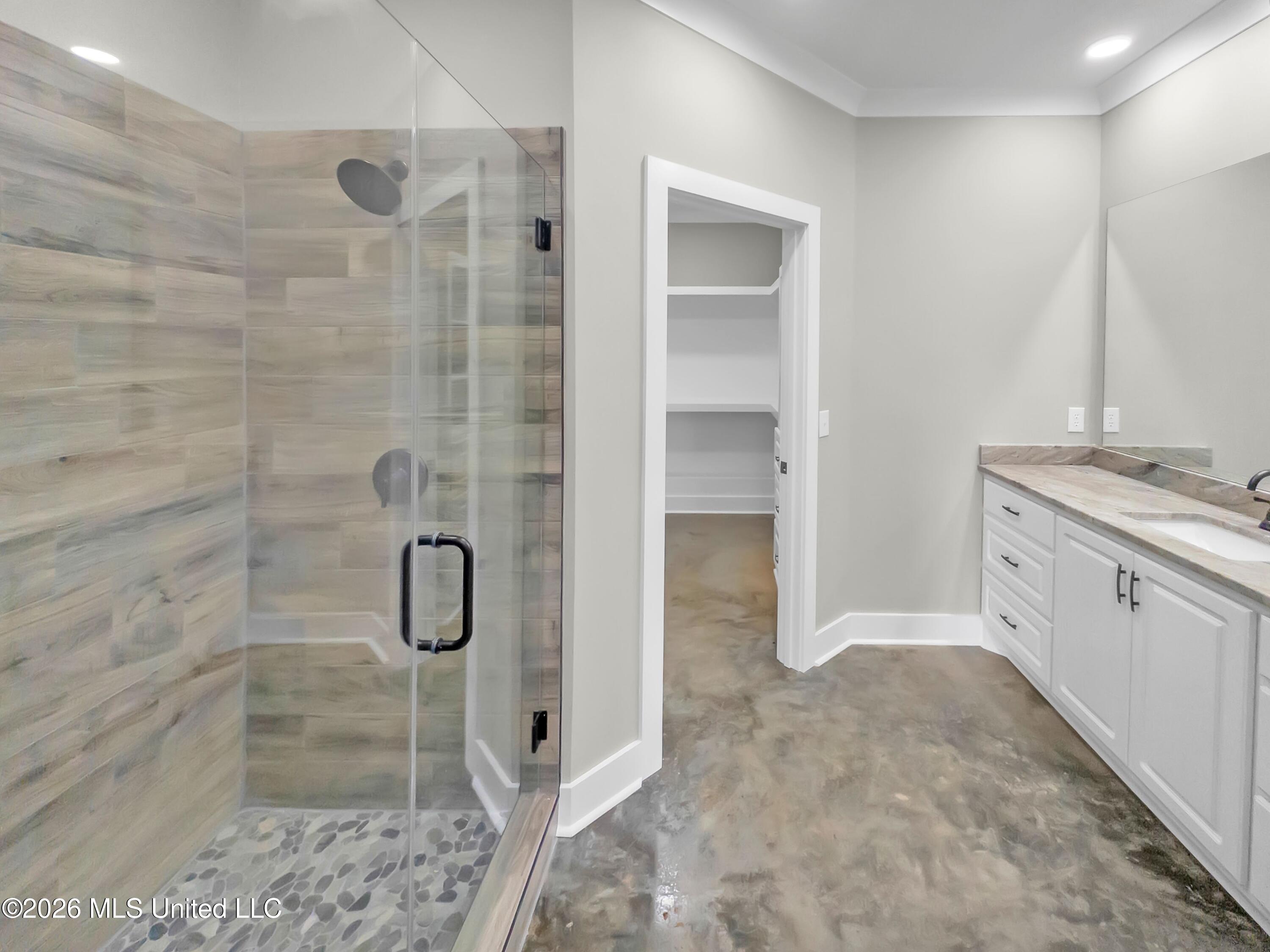 786 Clyde B Road Property Photo 10