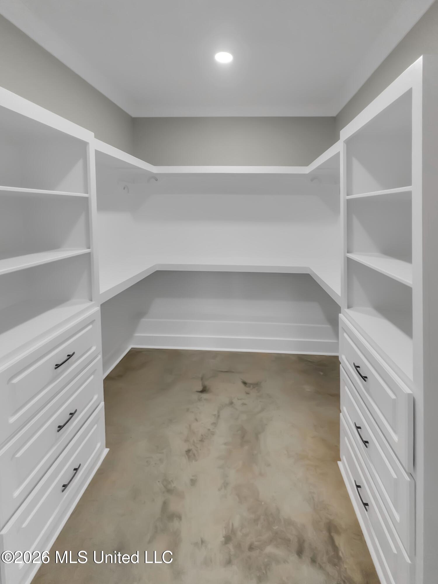 786 Clyde B Road Property Photo 12