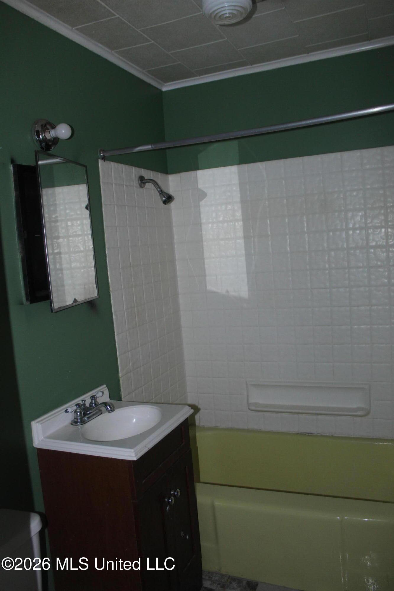 360 W Adams Avenue Property Photo 7