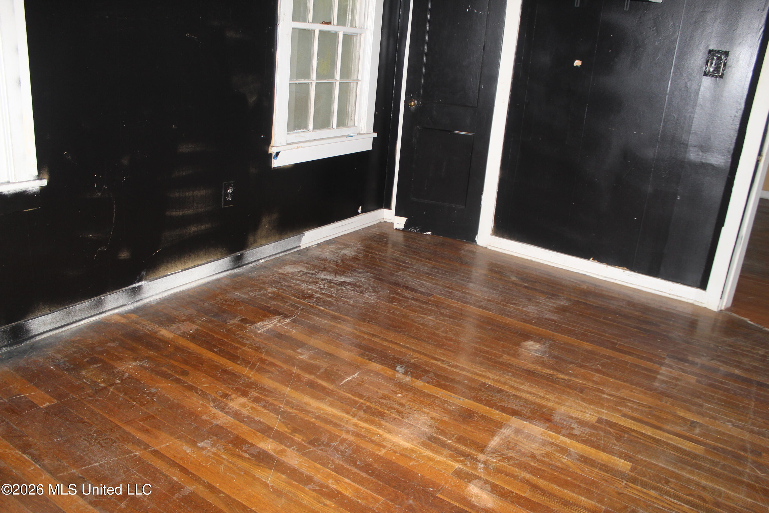 360 W Adams Avenue Property Photo 8