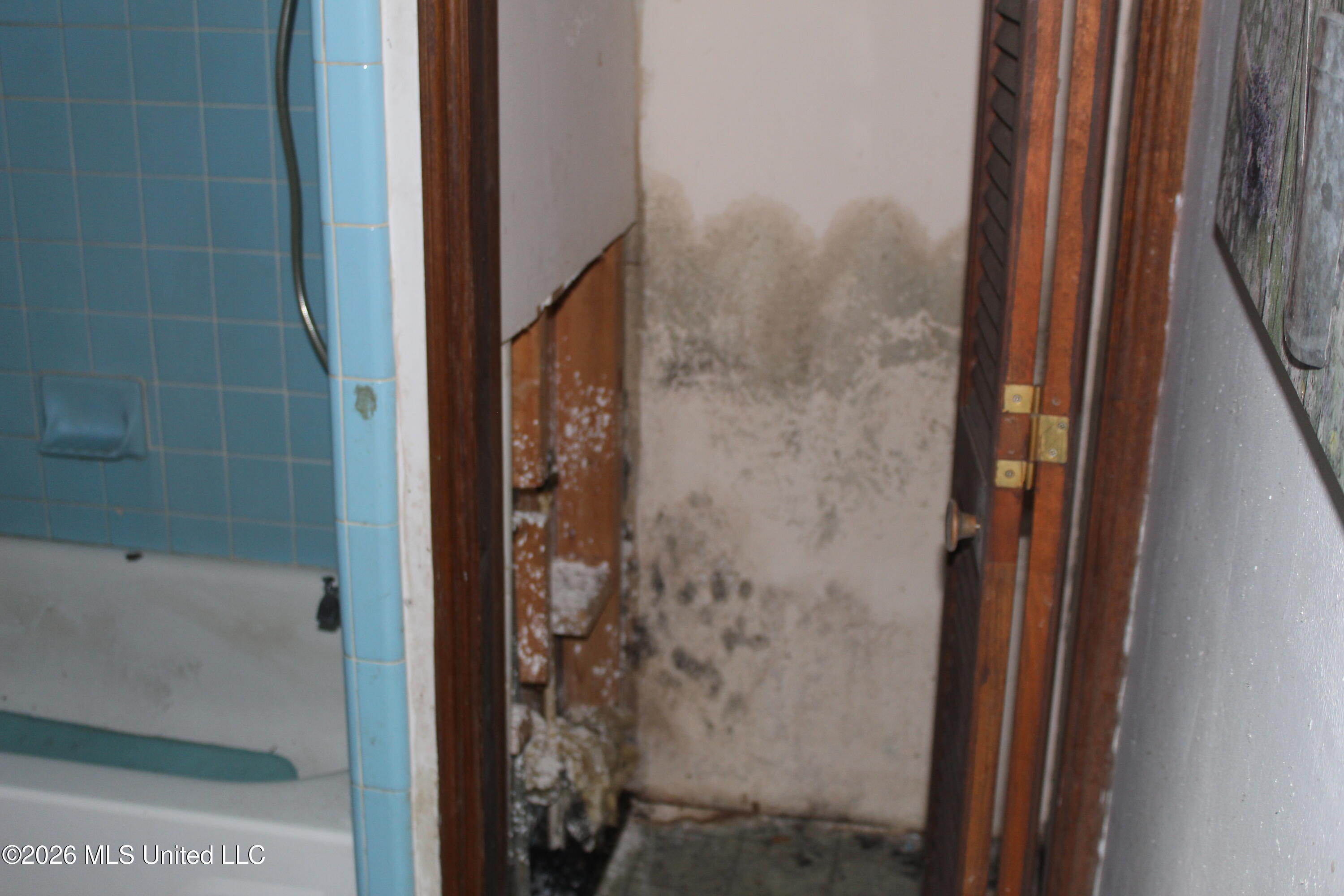 360 W Adams Avenue Property Photo 10