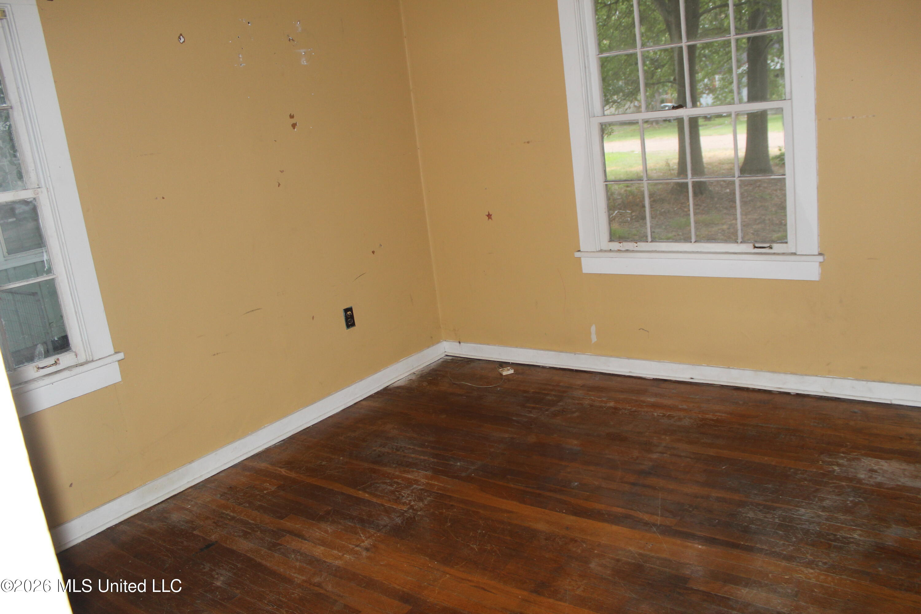 360 W Adams Avenue Property Photo 11