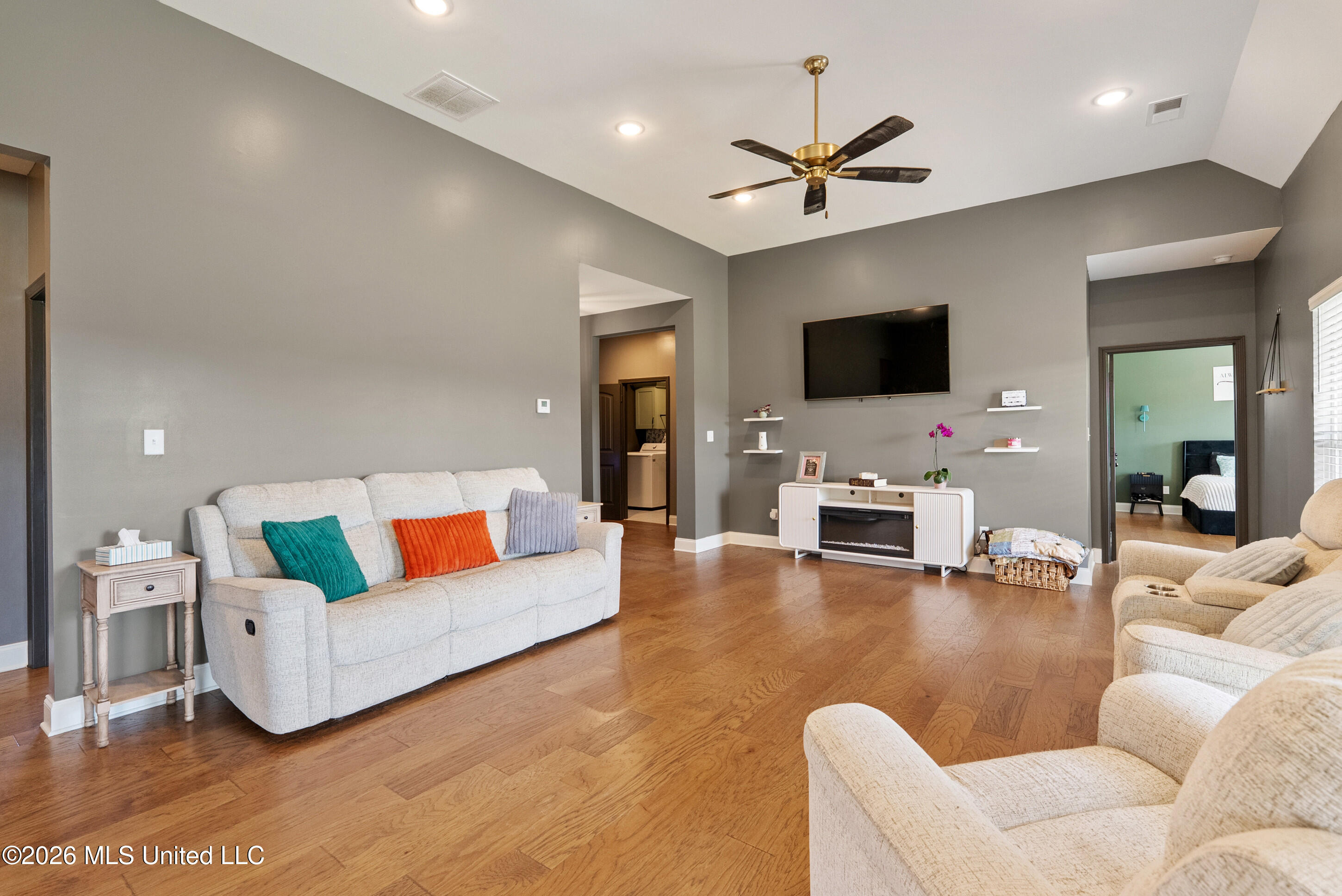 108 Honor Cove Property Photo 8