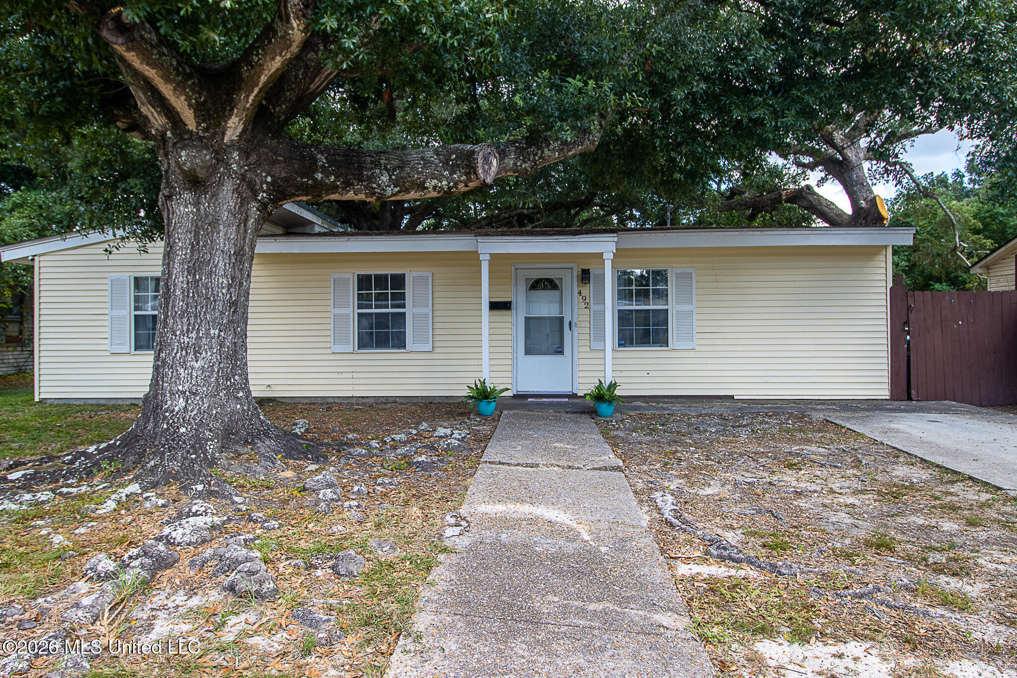 492 Central Avenue Property Photo 1