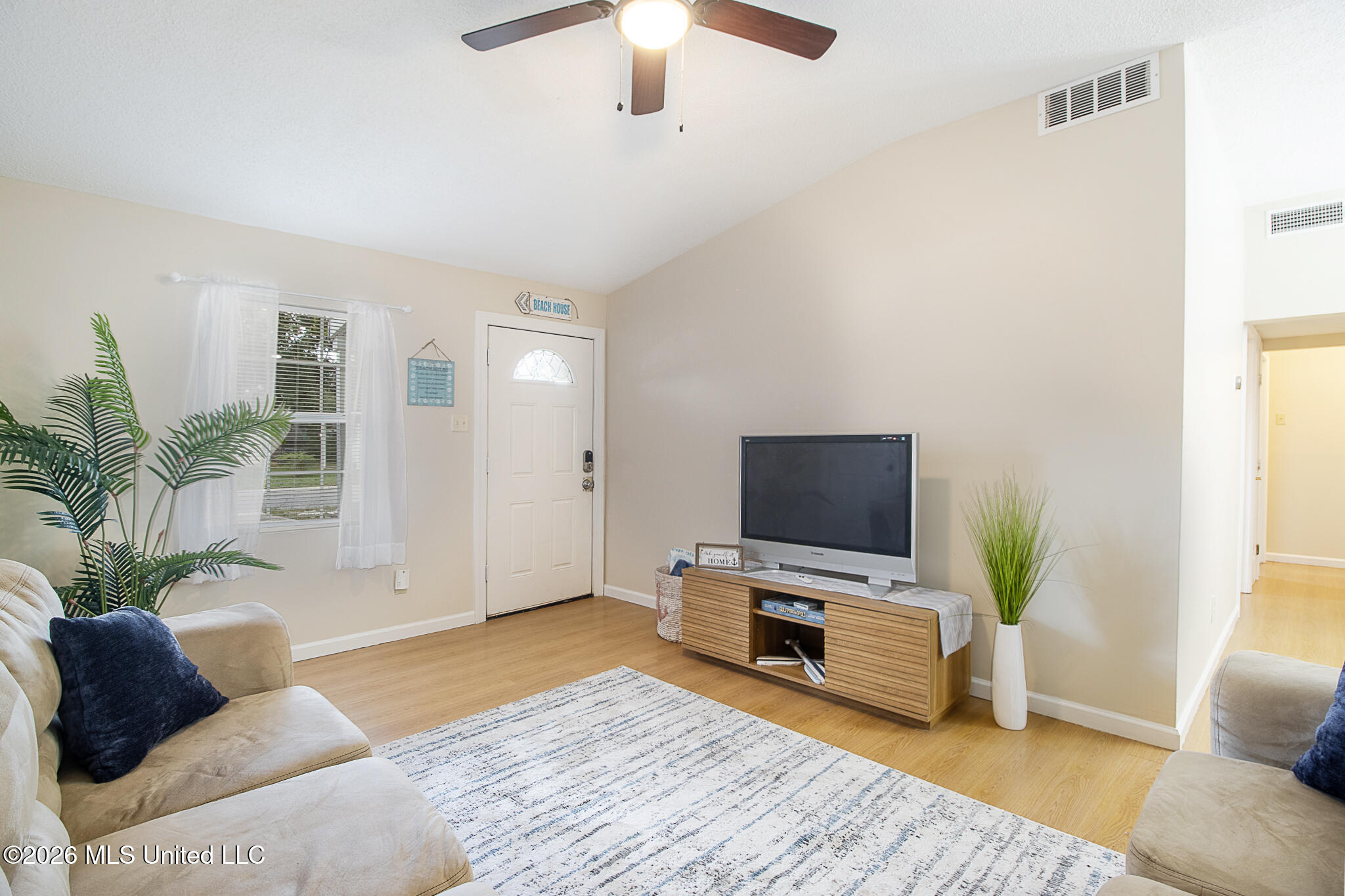 492 Central Avenue Property Photo 2