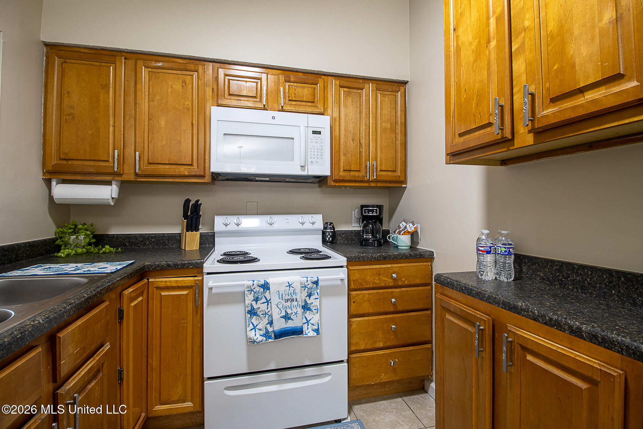 492 Central Avenue Property Photo 10