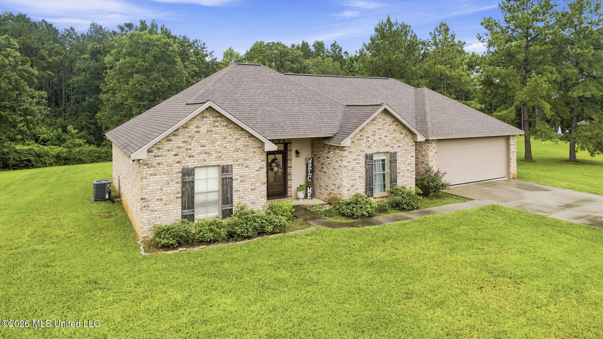 1059 Winding Road Property Photo 1