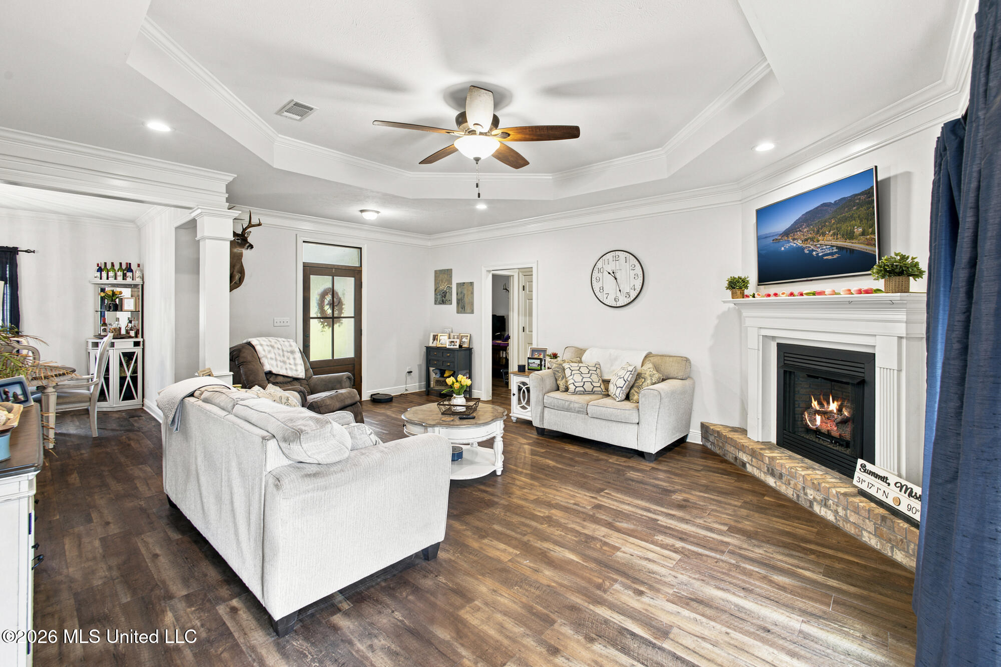 1059 Winding Road Property Photo 5