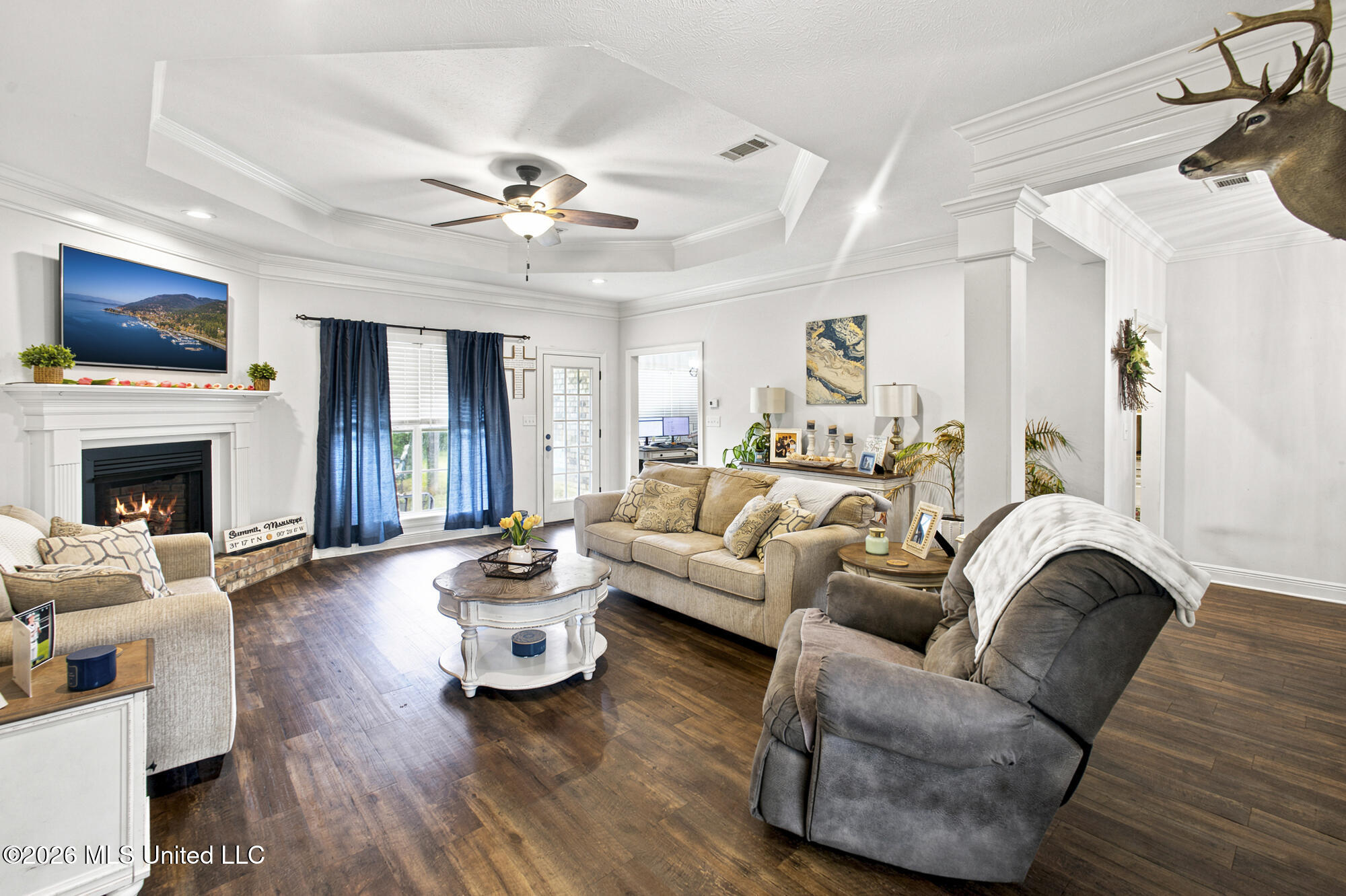 1059 Winding Road Property Photo 7