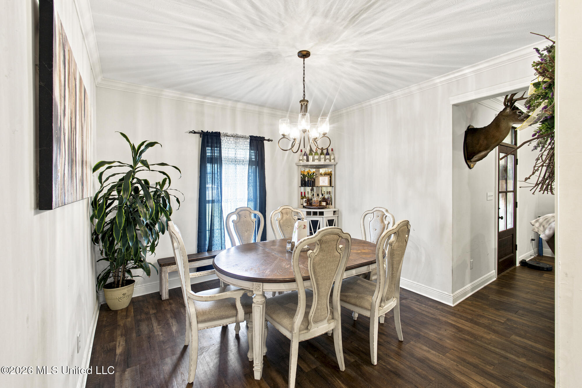 1059 Winding Road Property Photo 11