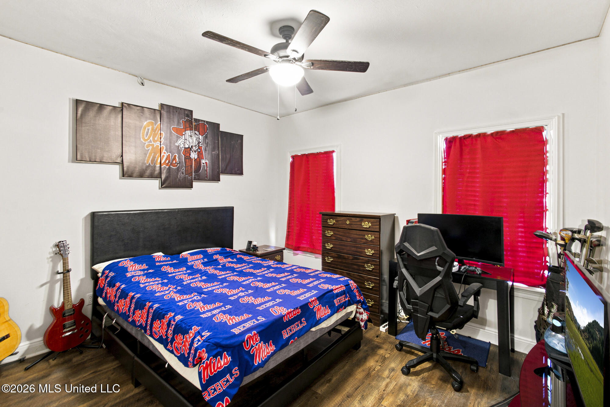 1059 Winding Road Property Photo 16