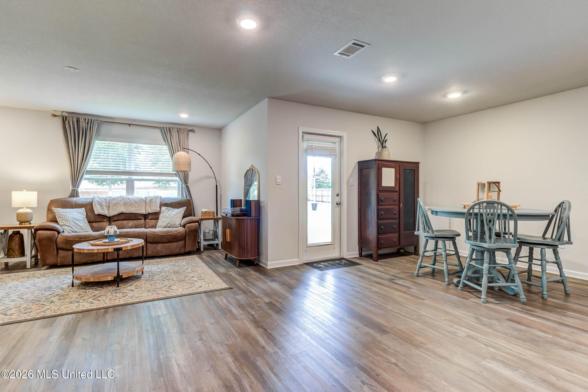 17885 Tingle Drive Property Photo 4