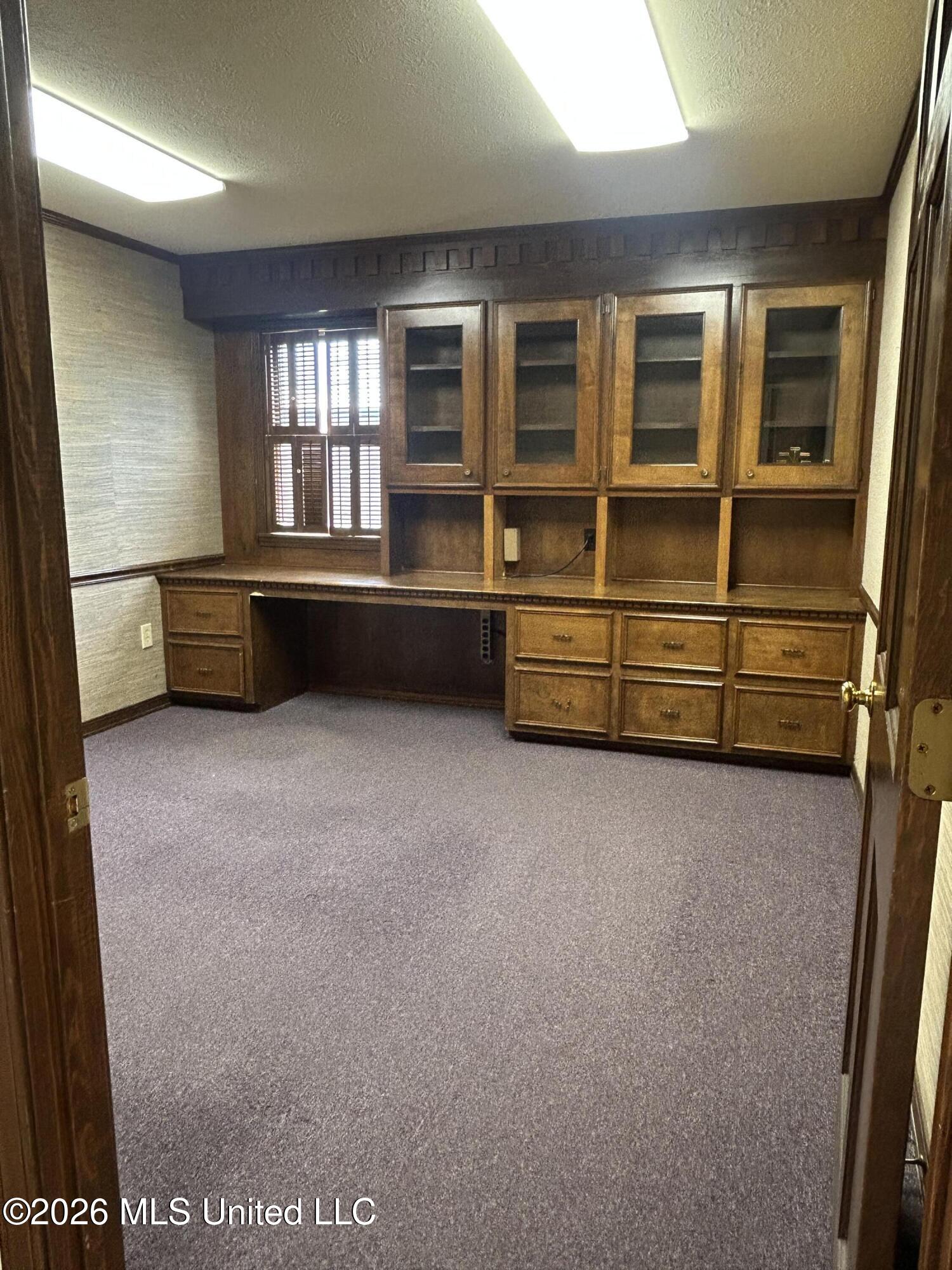 202 E Government Street Property Photo 5