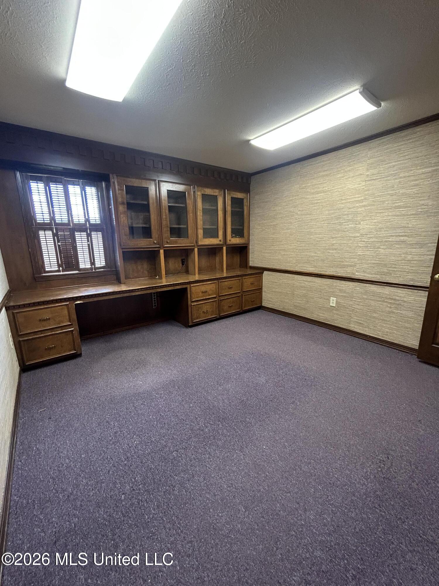 202 E Government Street Property Photo 6