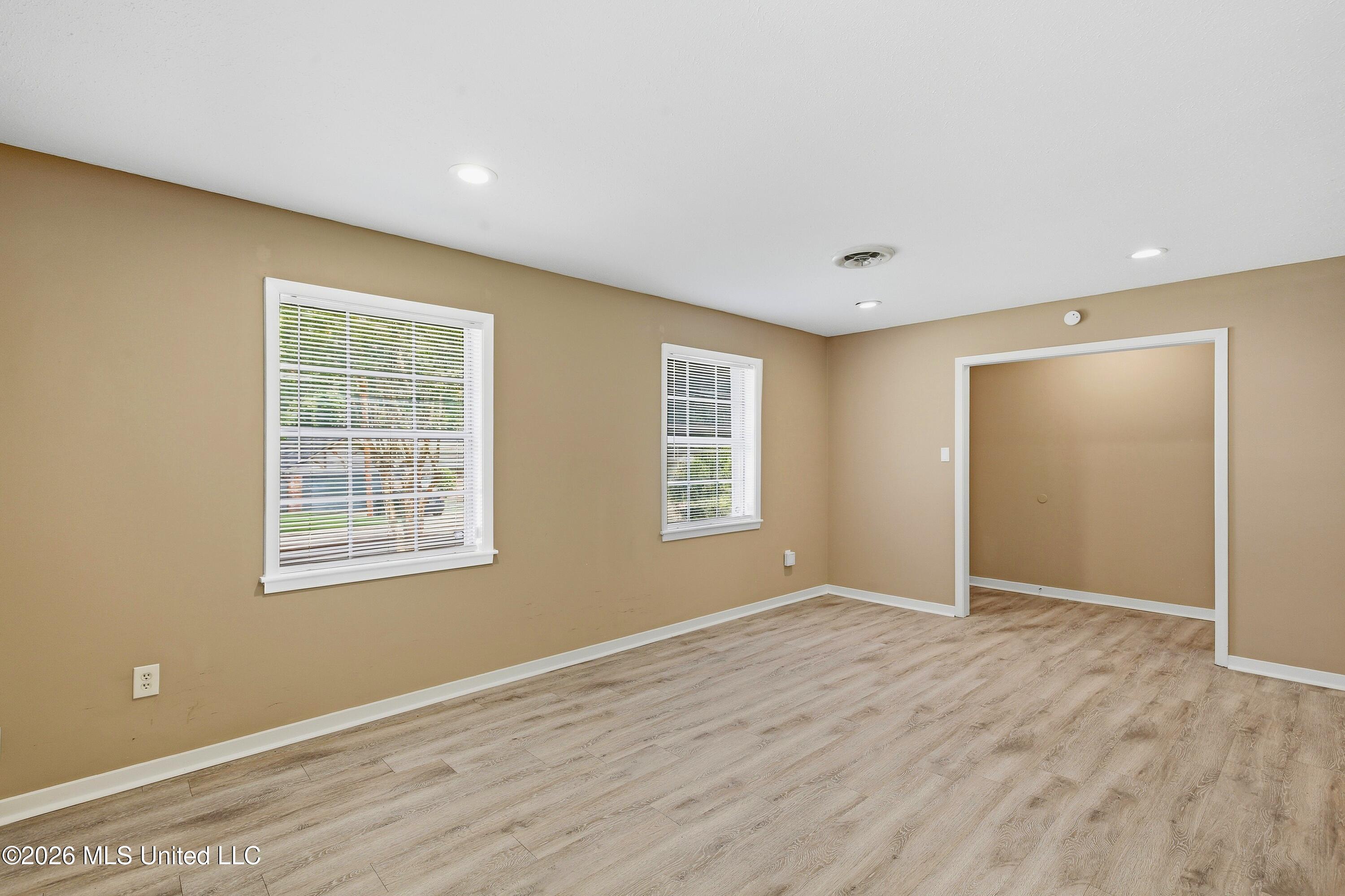 5406 Suffolk Drive Property Photo 7