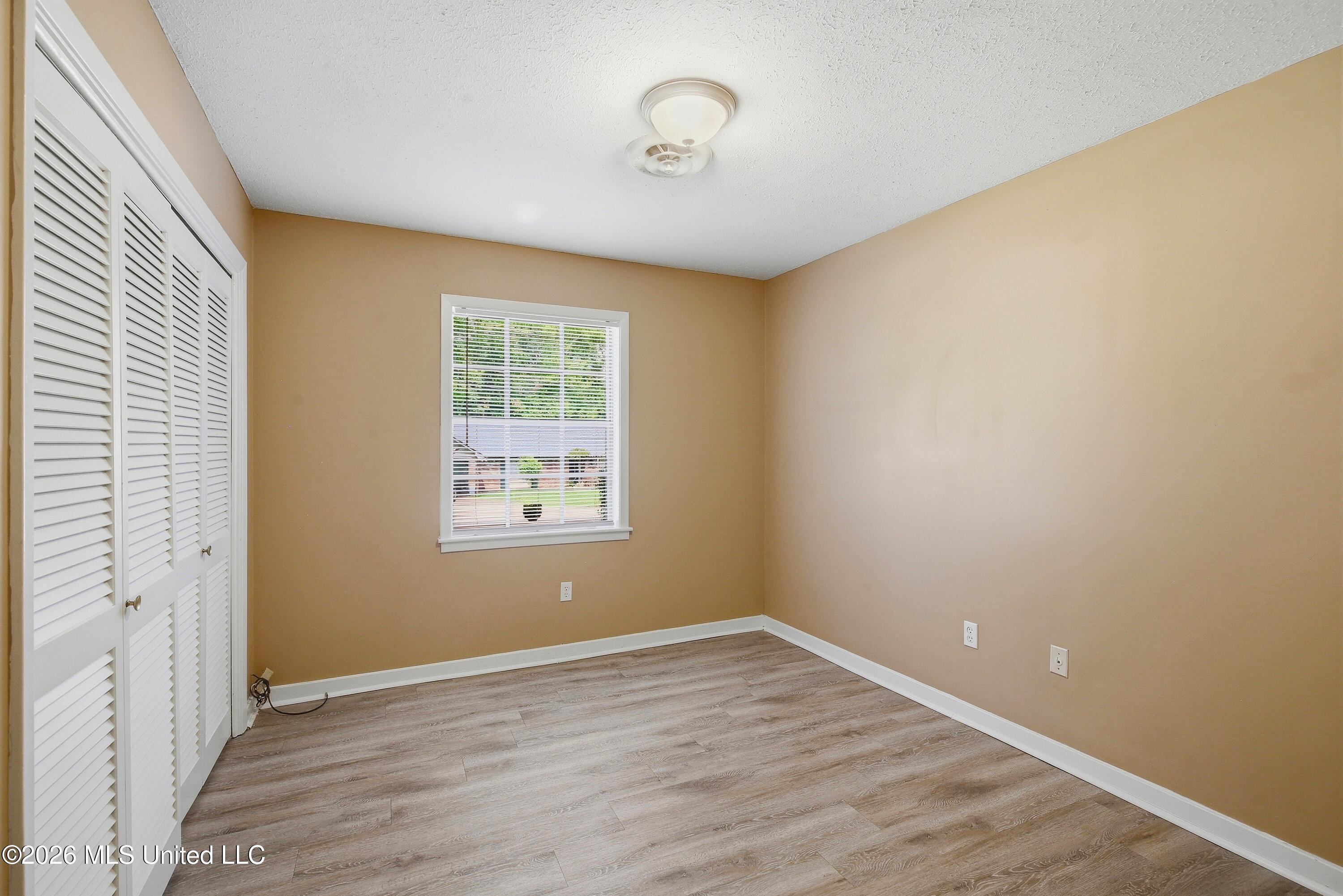 5406 Suffolk Drive Property Photo 9