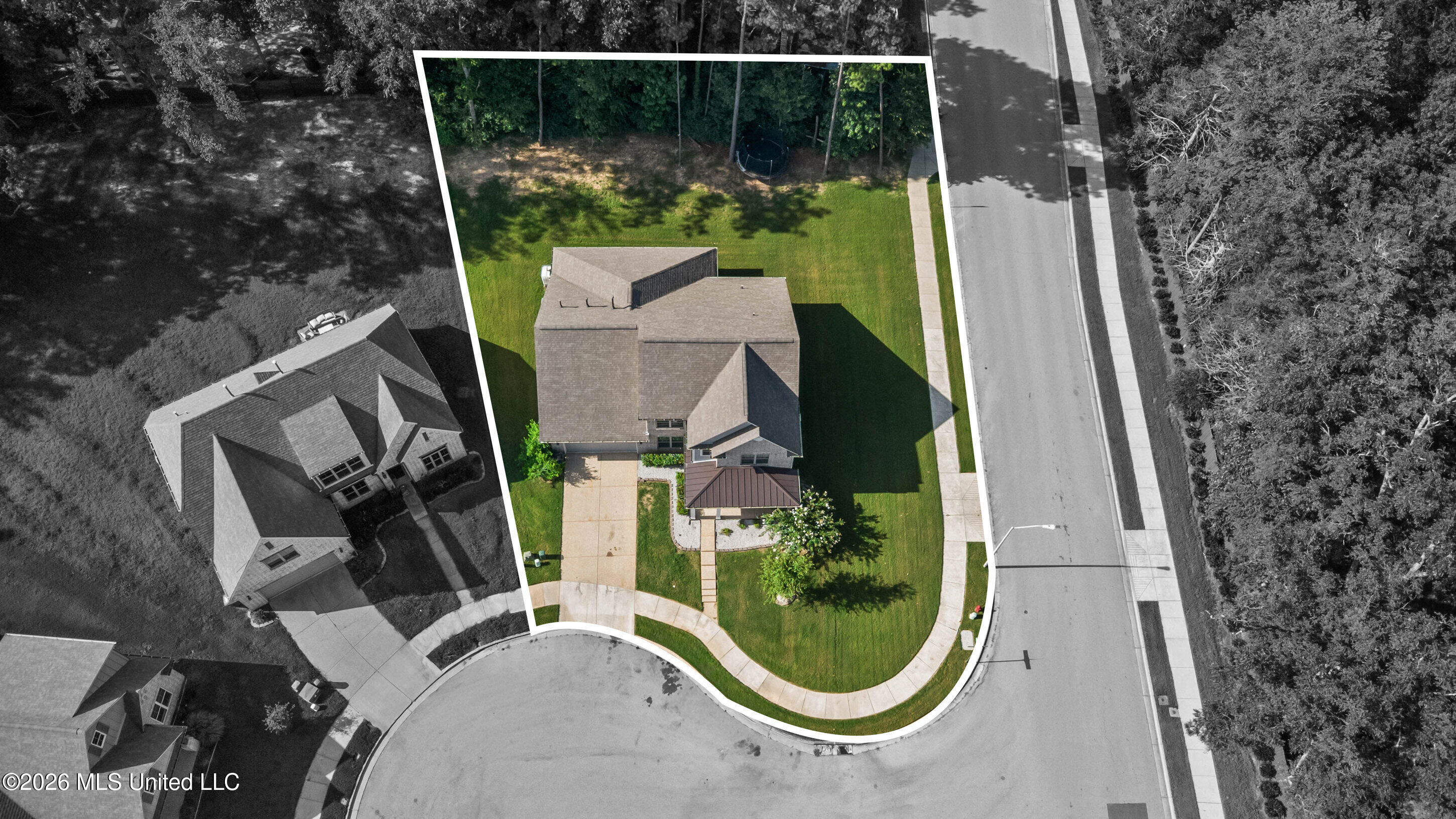 9545 Edgewater Cove Property Photo 2