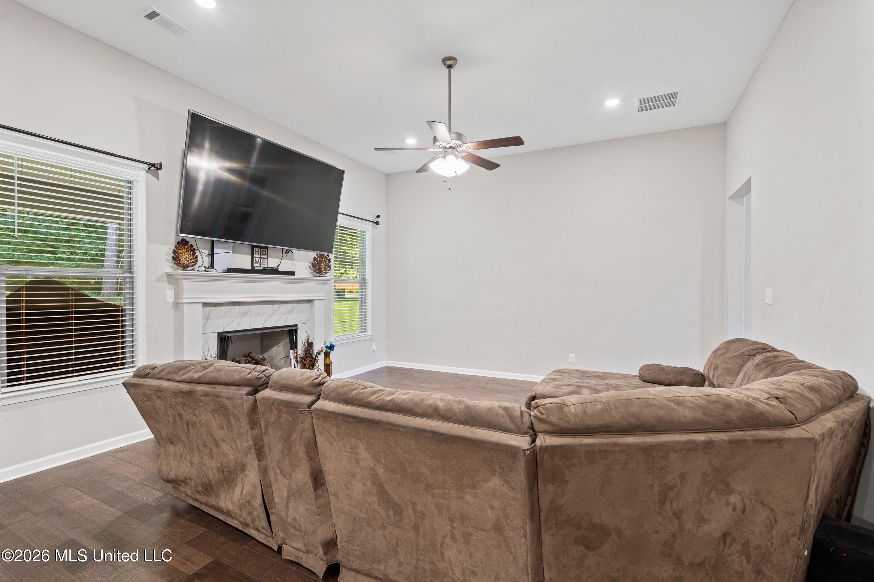 9545 Edgewater Cove Property Photo 11