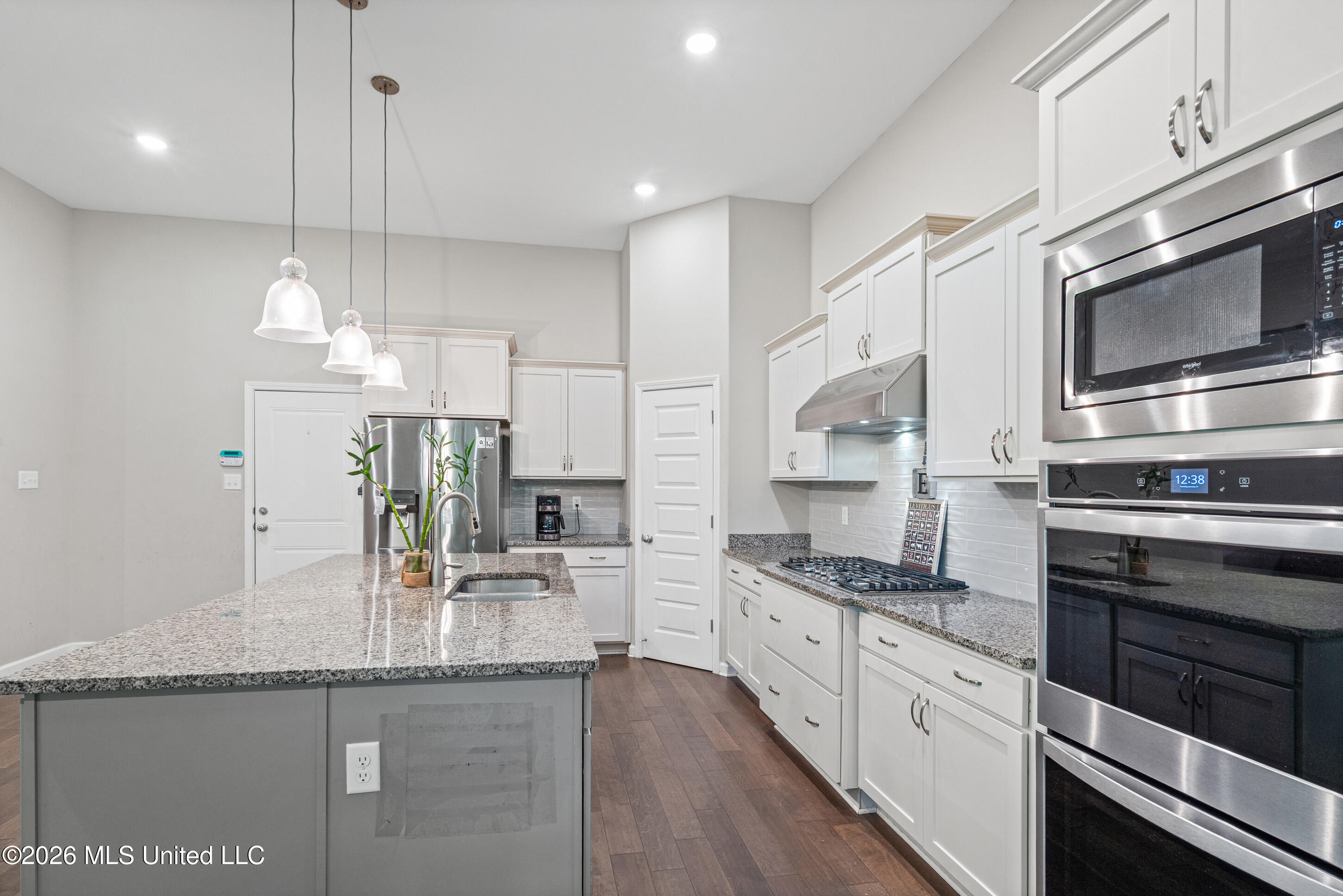 9545 Edgewater Cove Property Photo 14