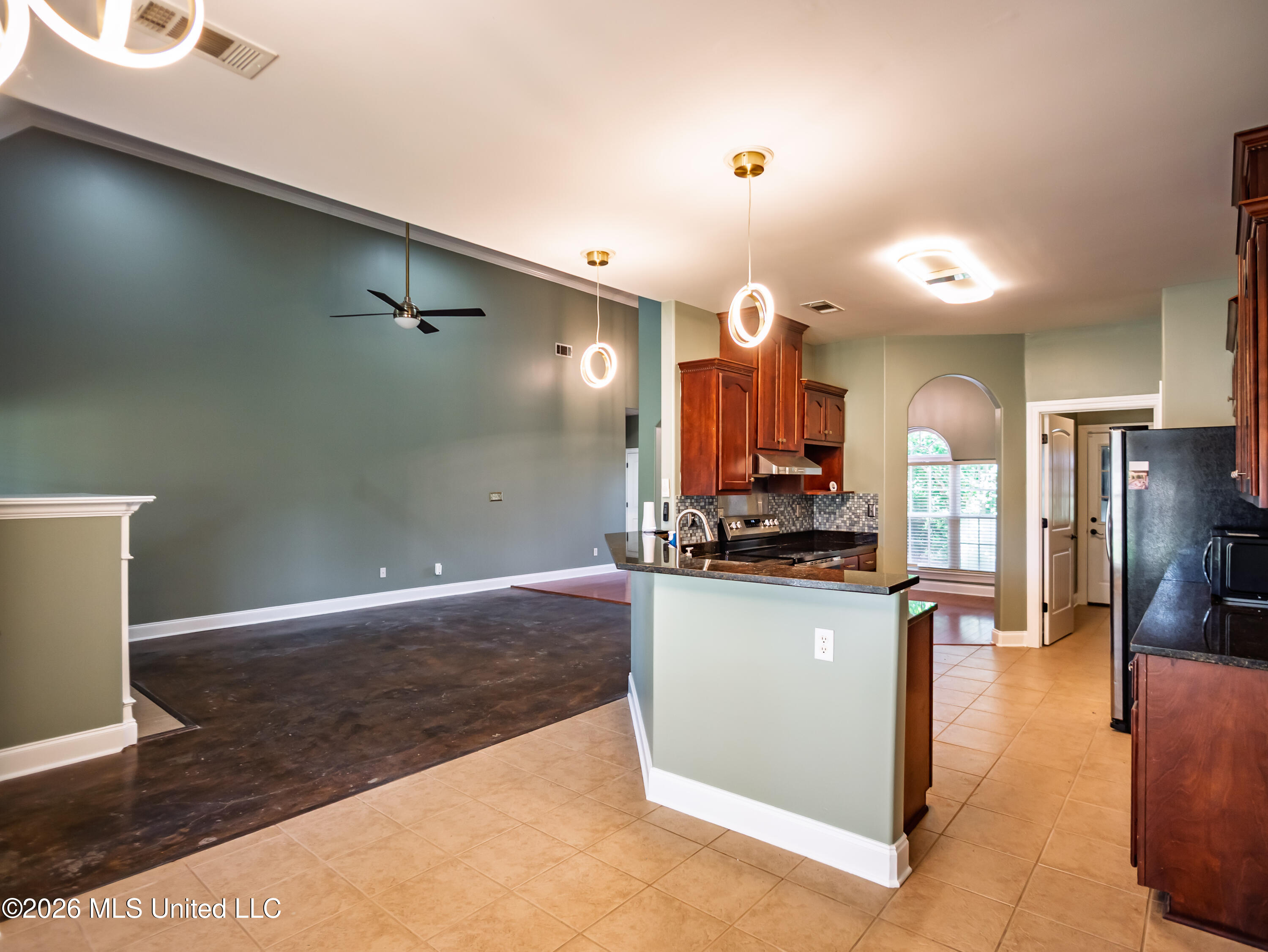 109 Cambridge Cove Property Photo 8