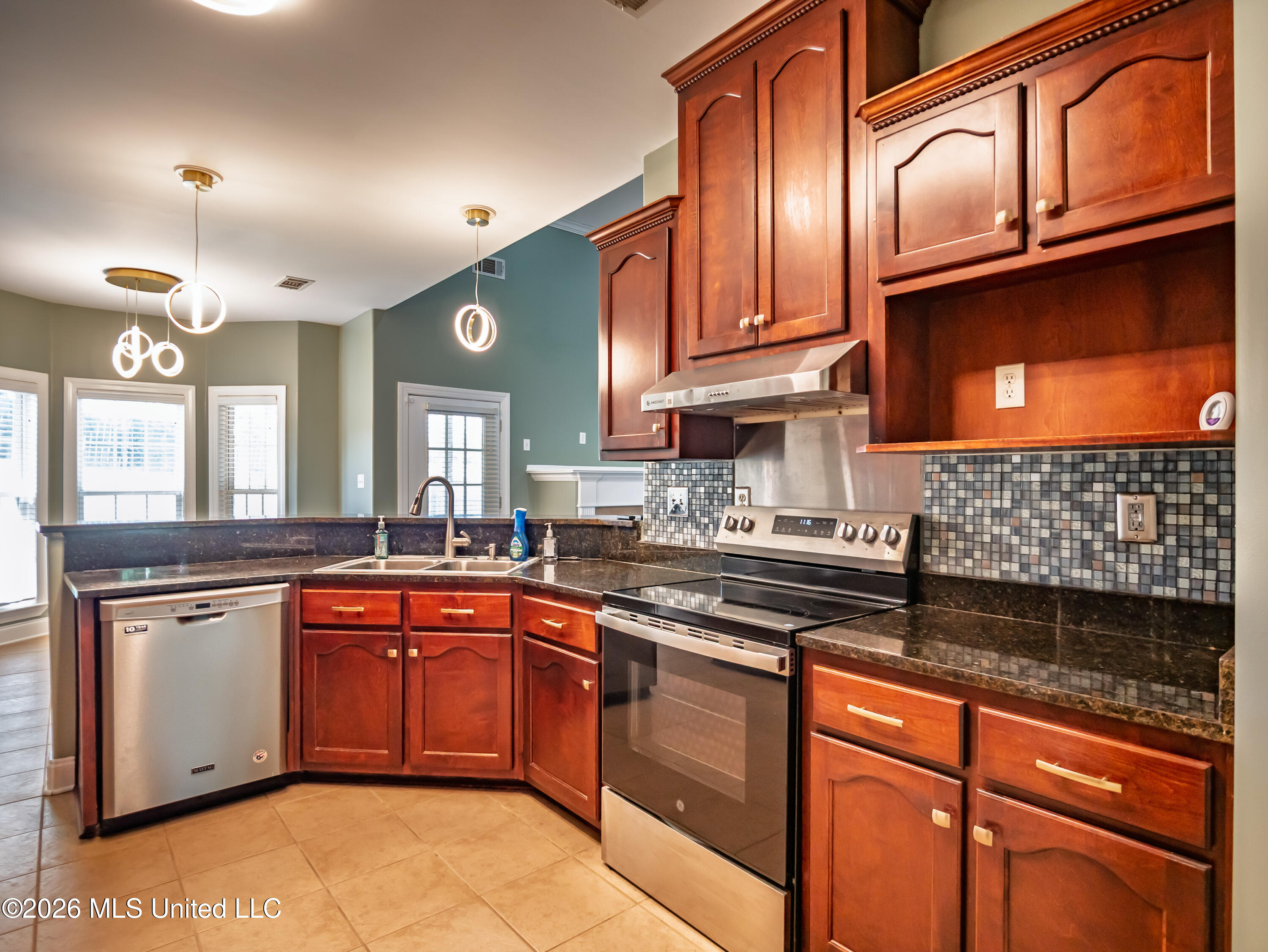 109 Cambridge Cove Property Photo 11
