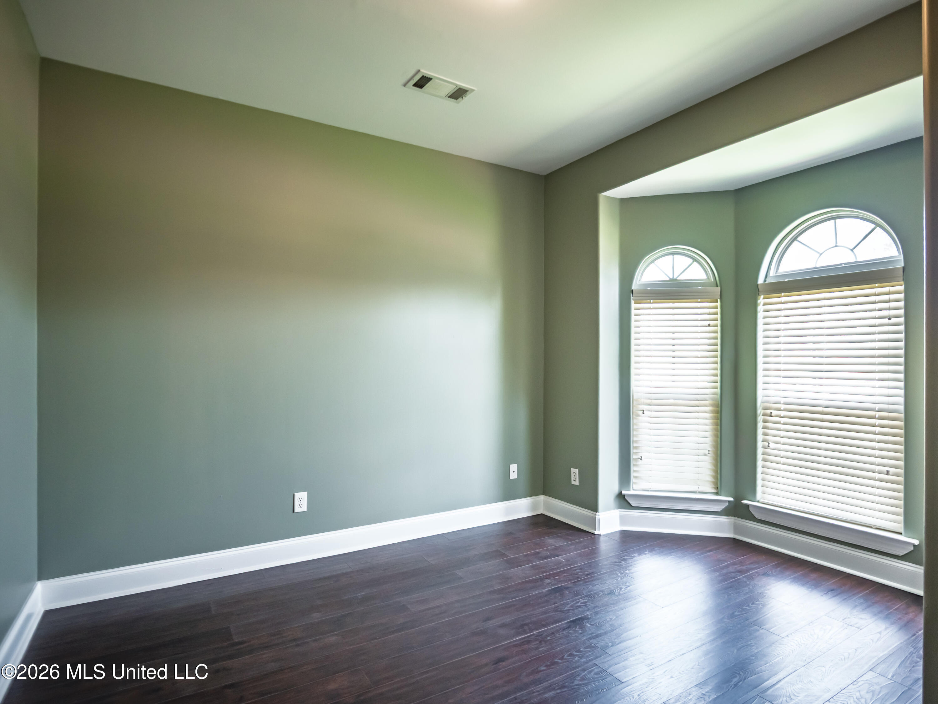 109 Cambridge Cove Property Photo 18
