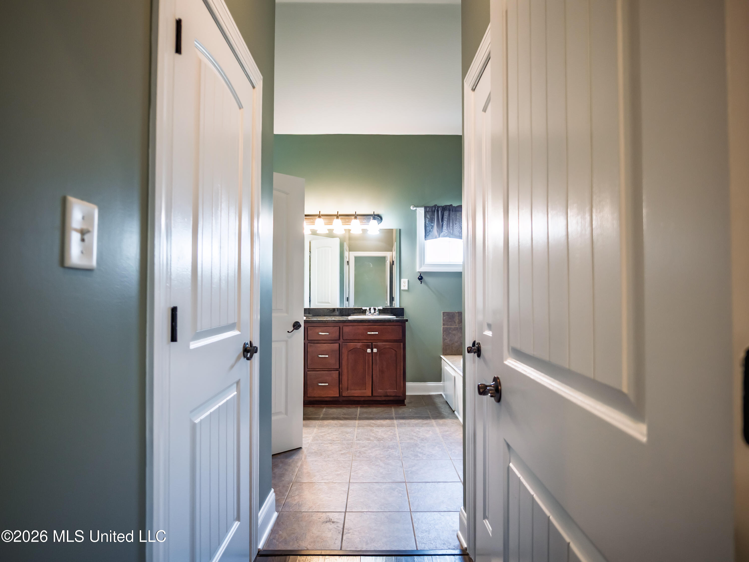 109 Cambridge Cove Property Photo 23