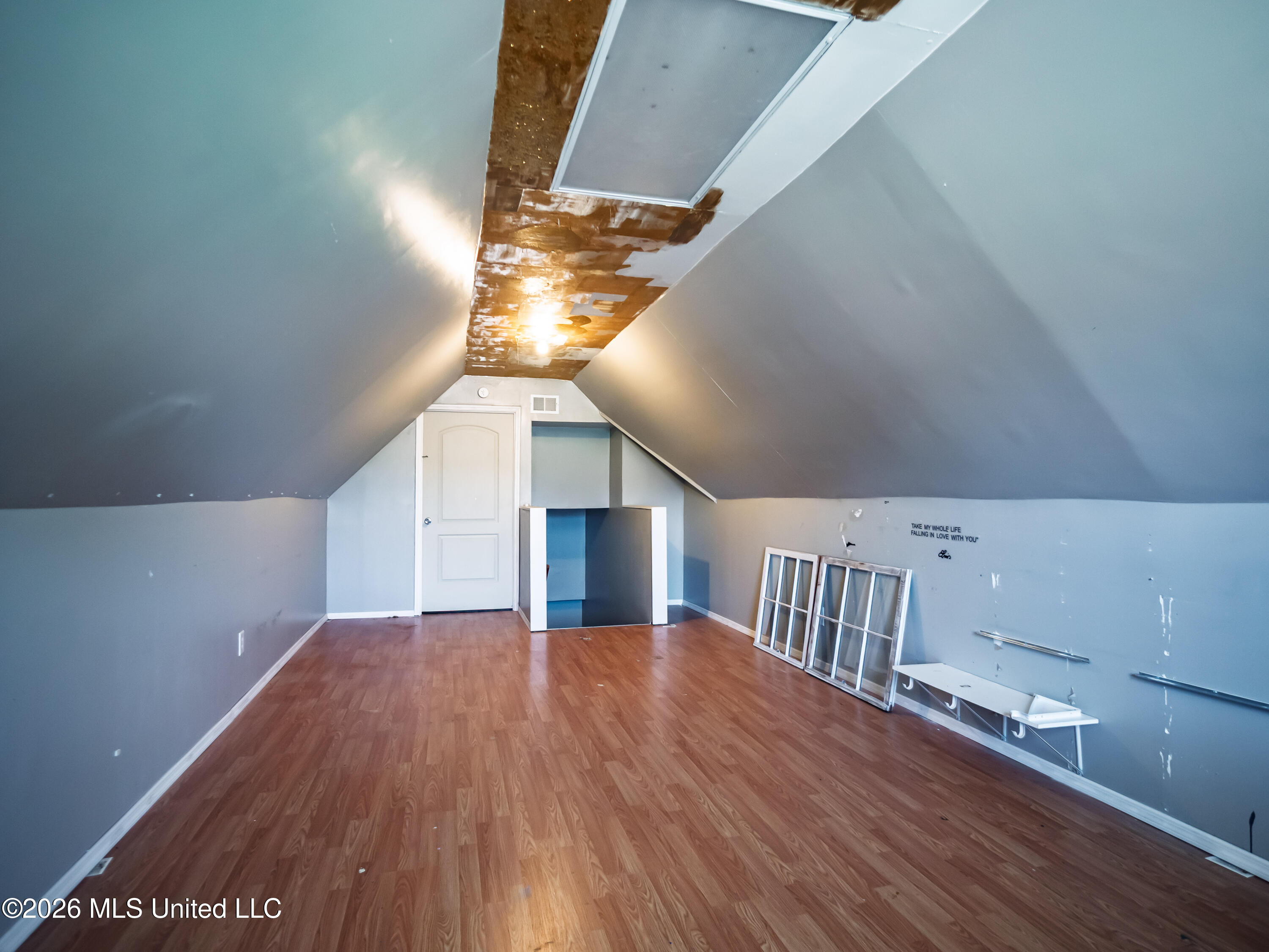 109 Cambridge Cove Property Photo 37