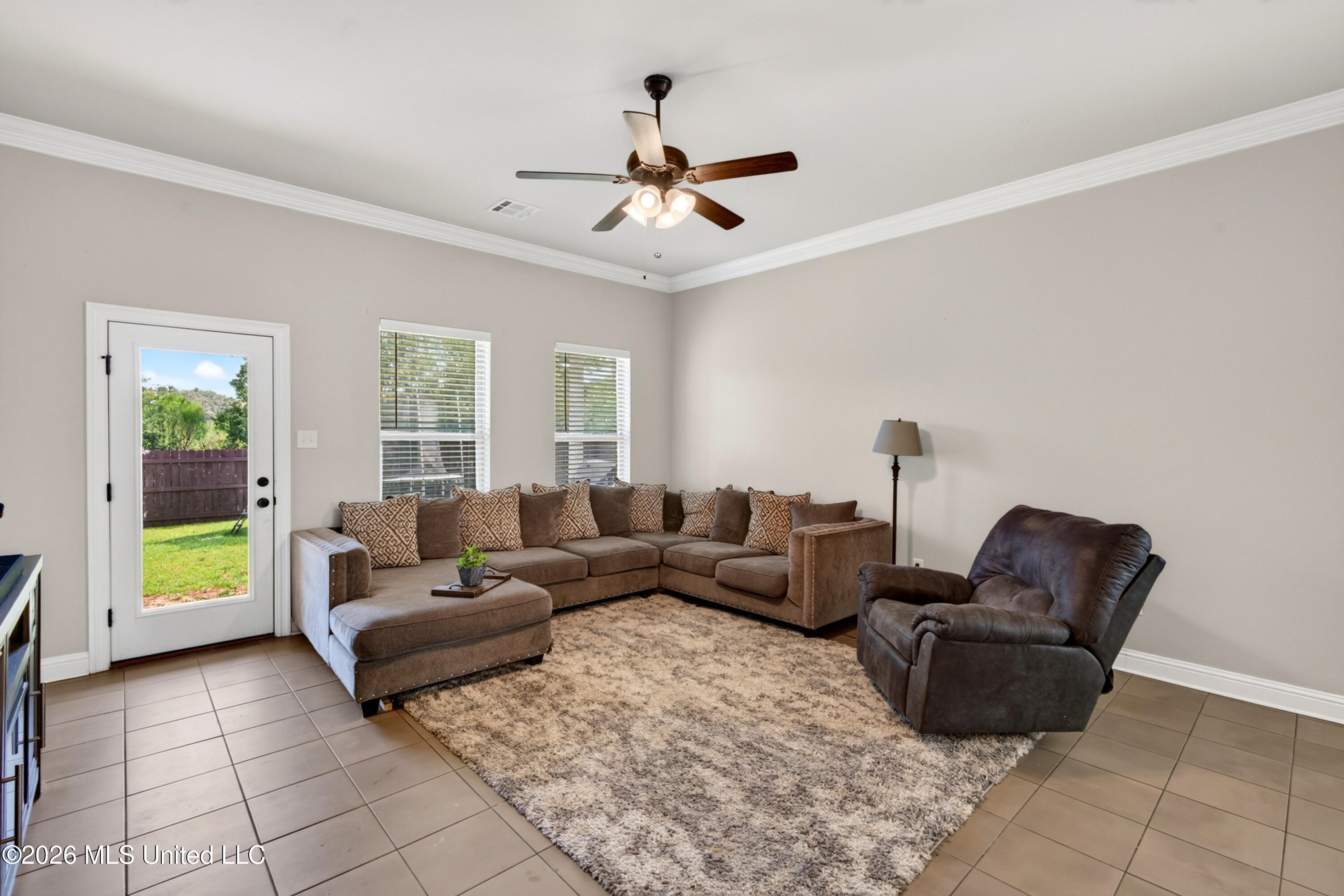 16463-r Millsaps Avenue Property Photo 10