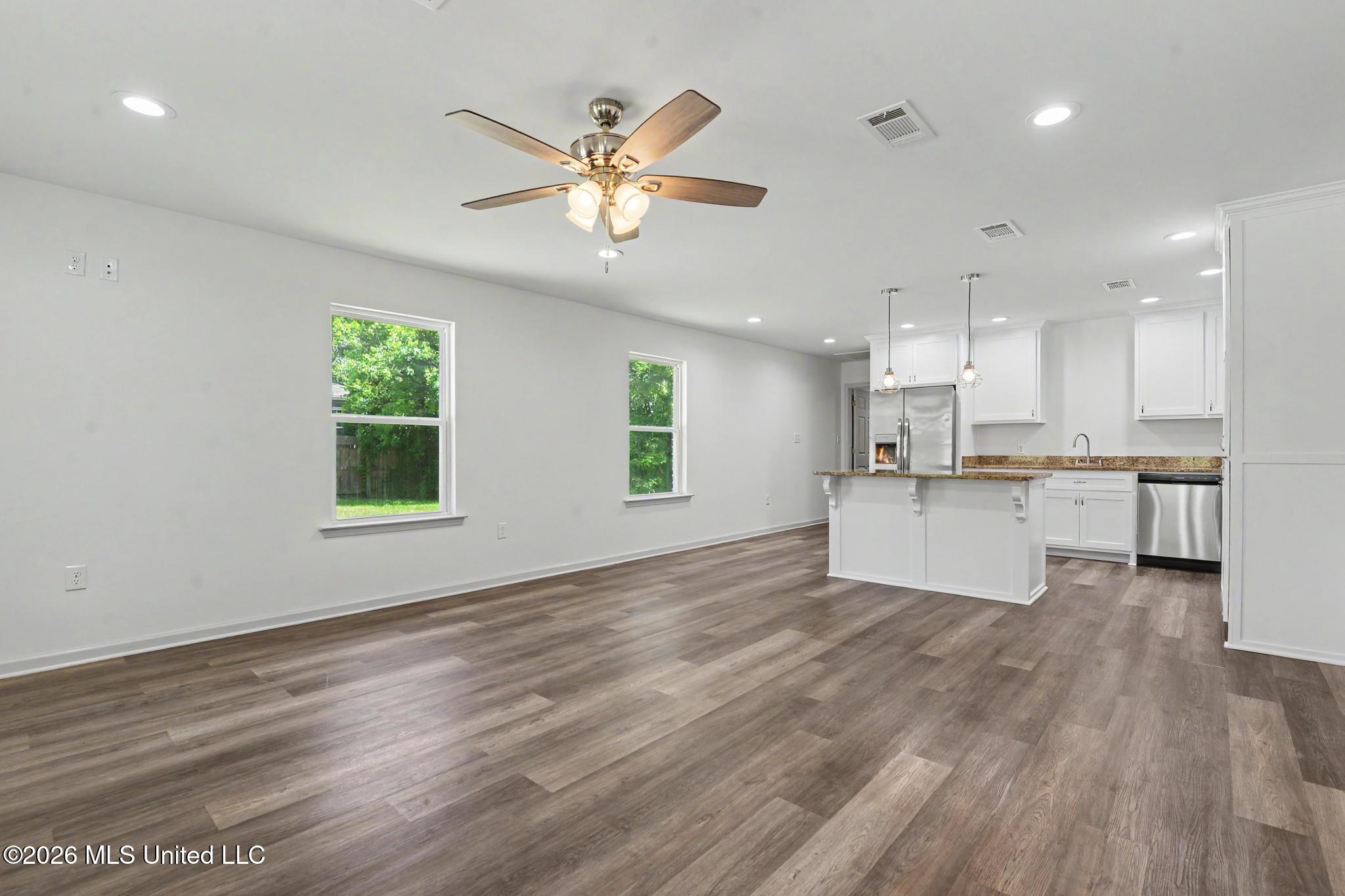 570 Mill Street Property Photo 3