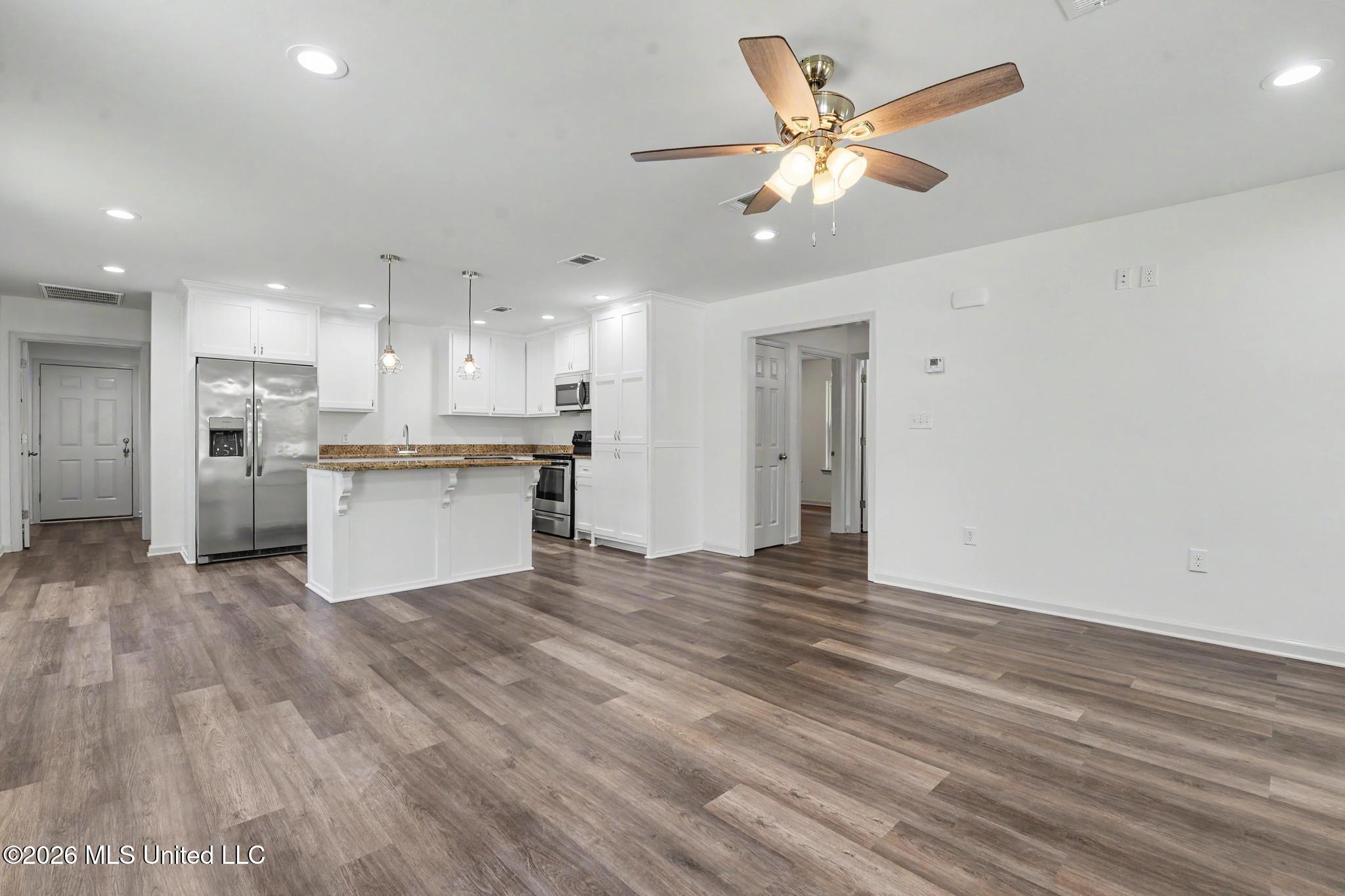 570 Mill Street Property Photo 4