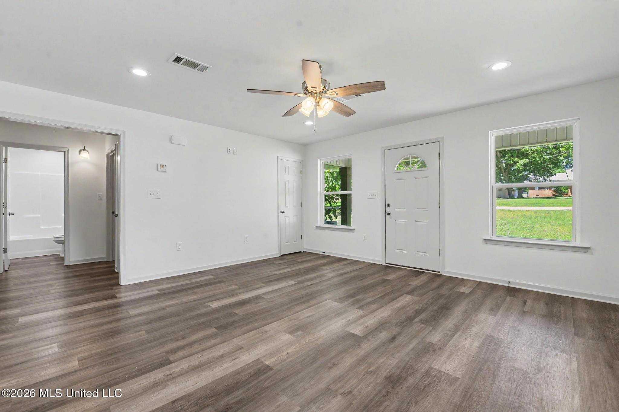 570 Mill Street Property Photo 5