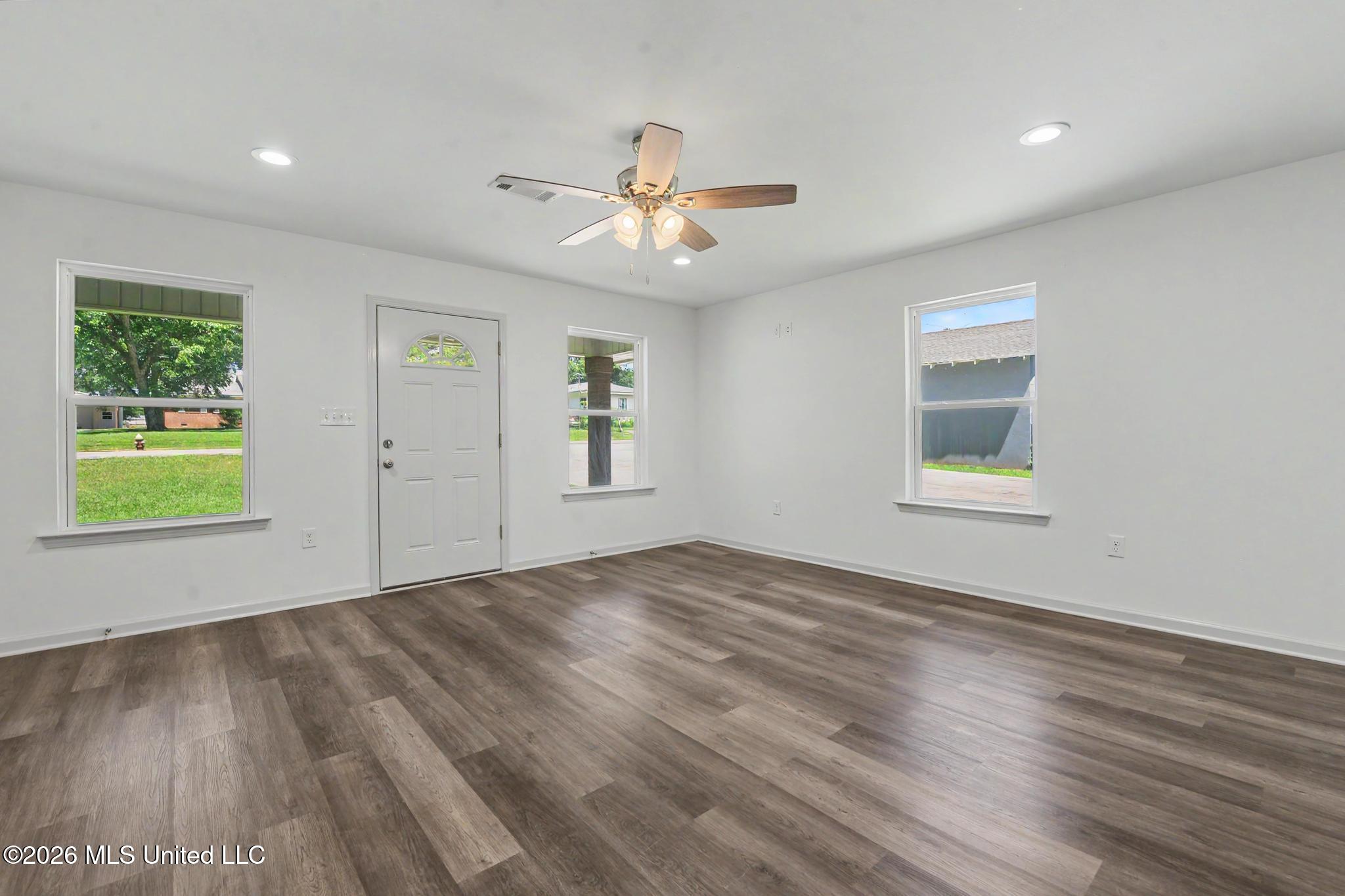 570 Mill Street Property Photo 6