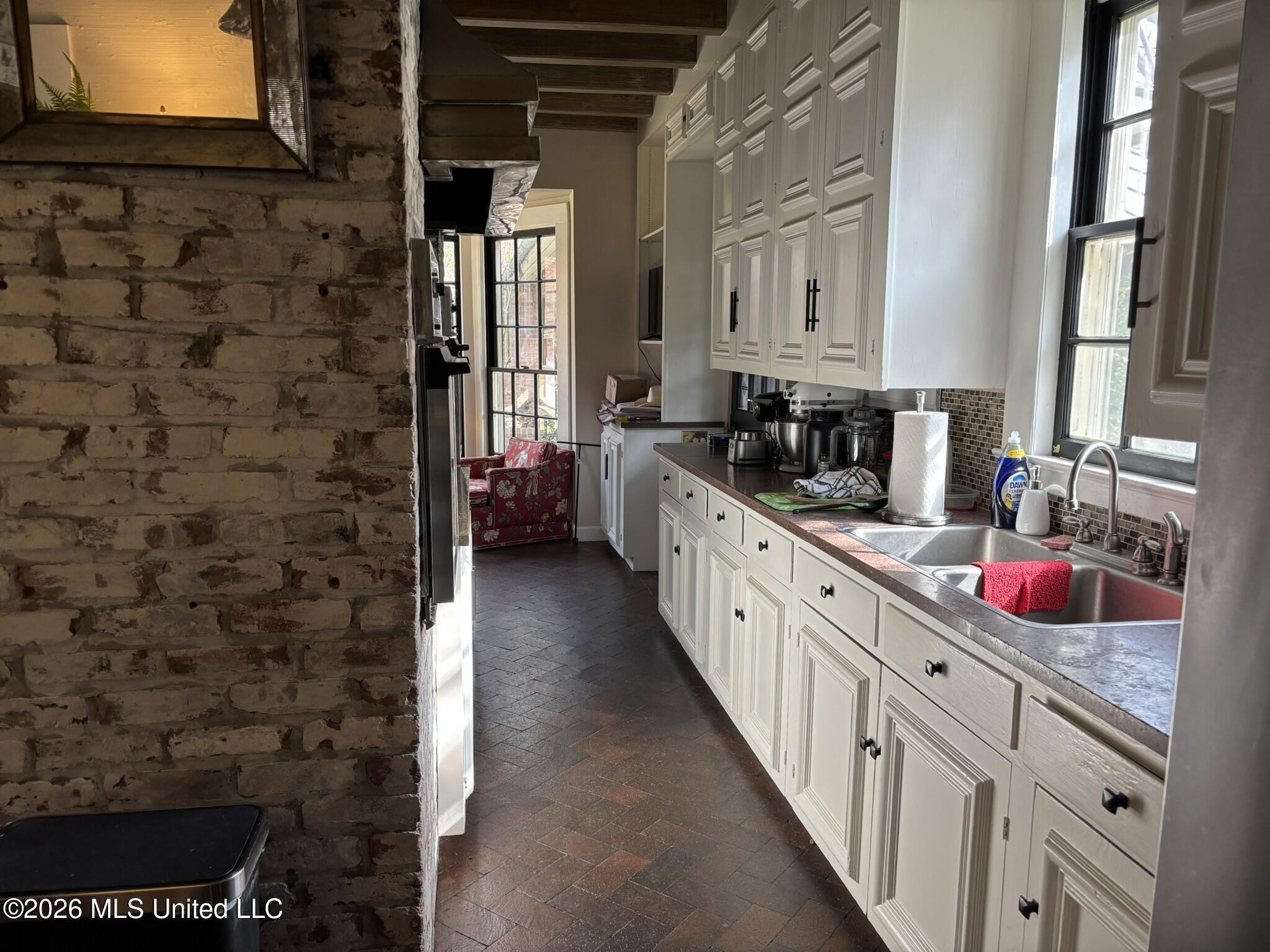 705 Washington Street Property Photo 9