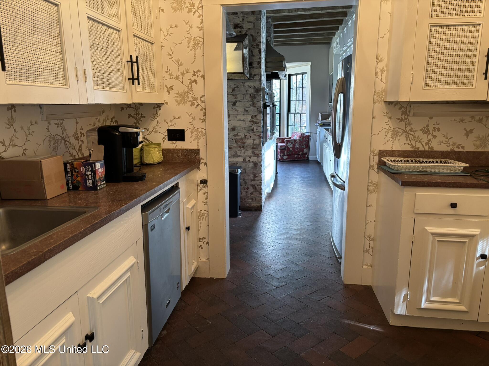 705 Washington Street Property Photo 12