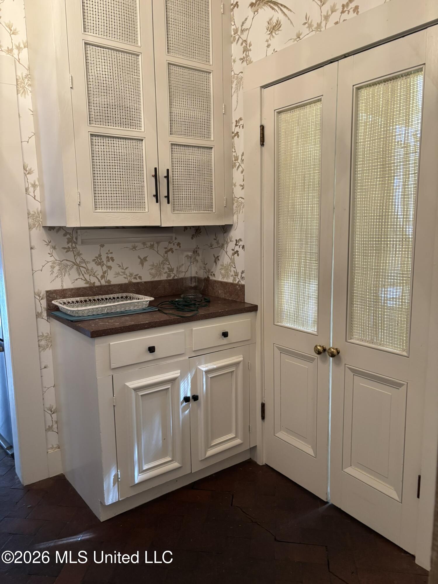 705 Washington Street Property Photo 13