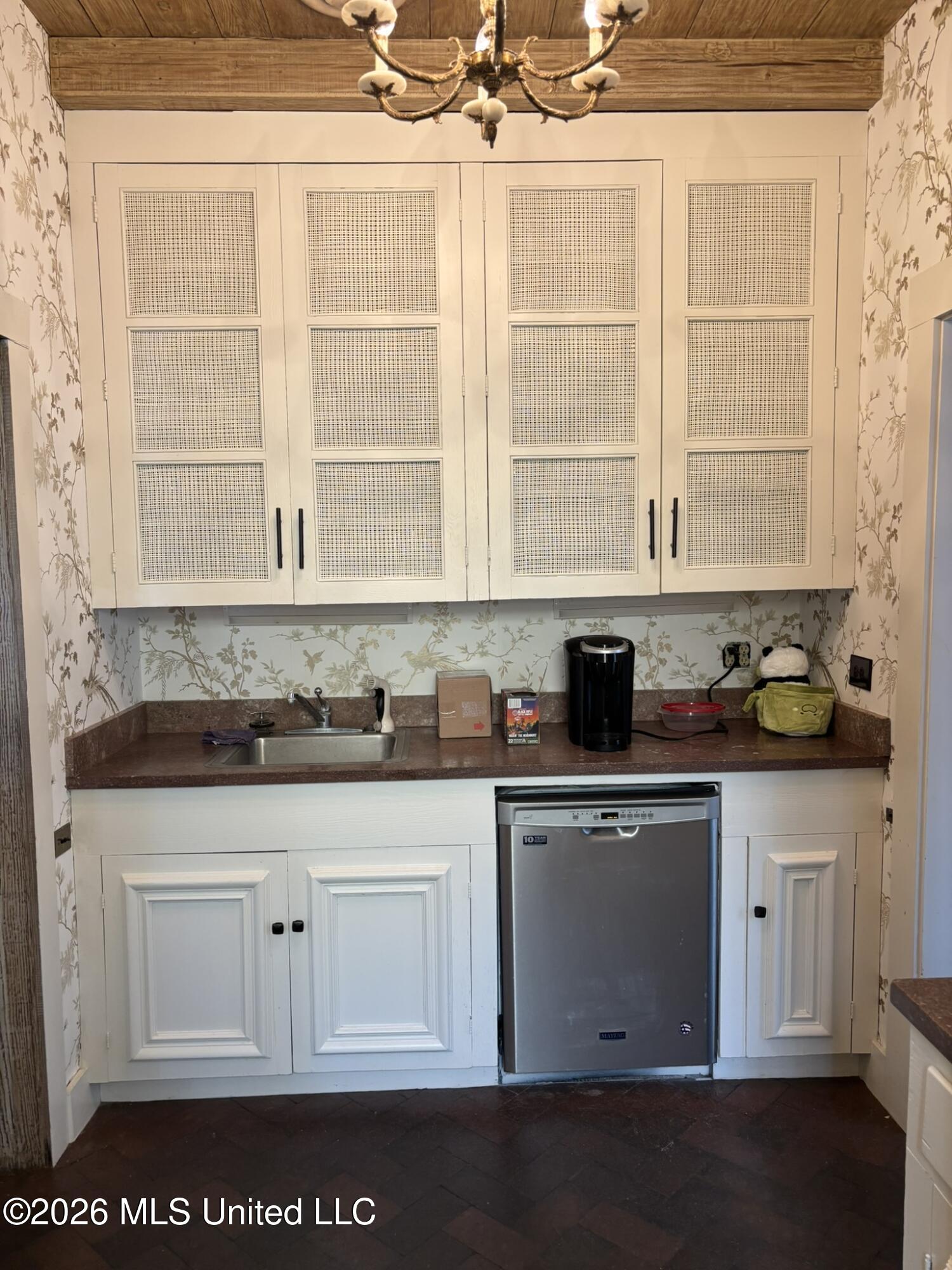 705 Washington Street Property Photo 14