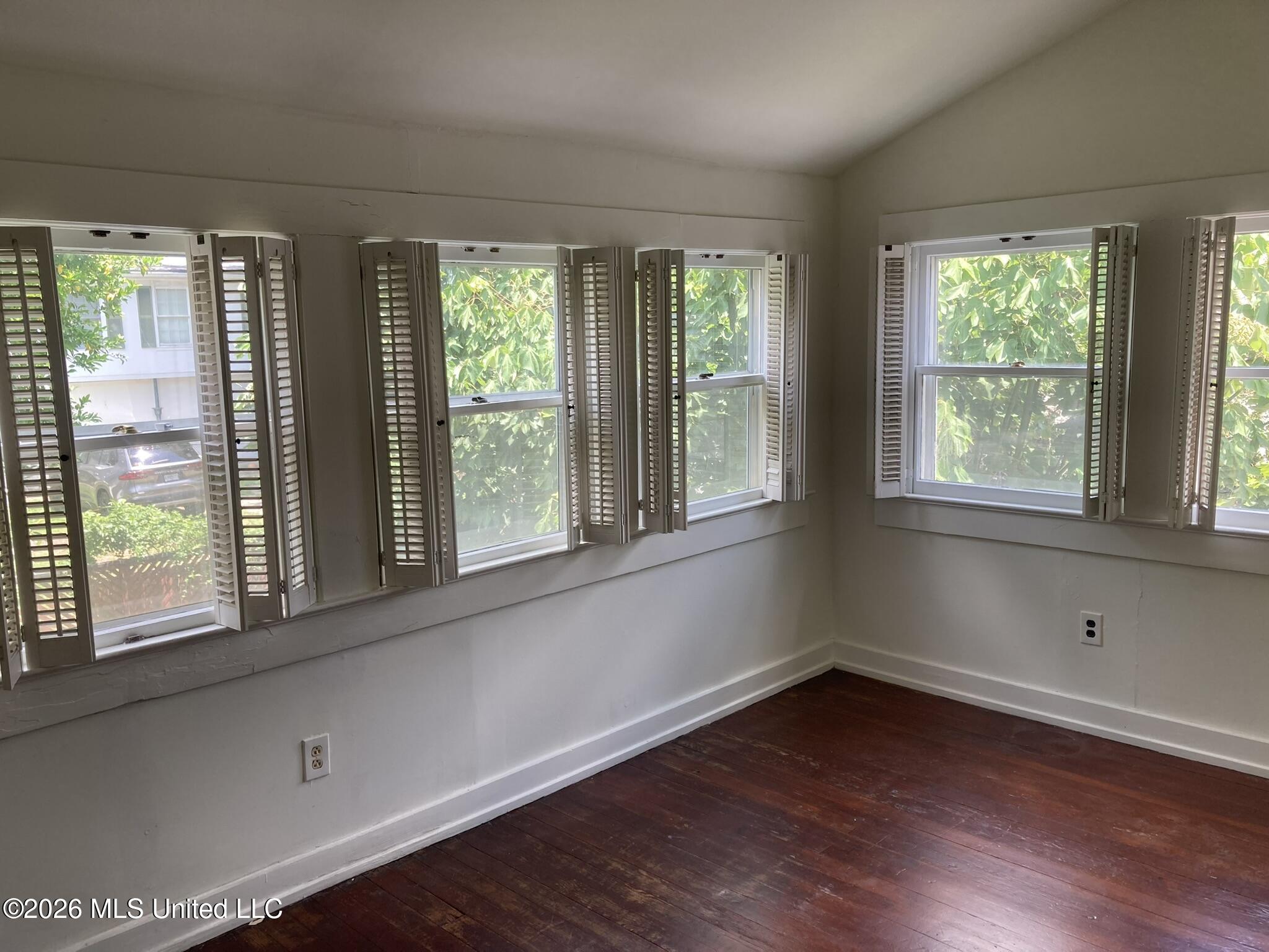705 Washington Street Property Photo 22