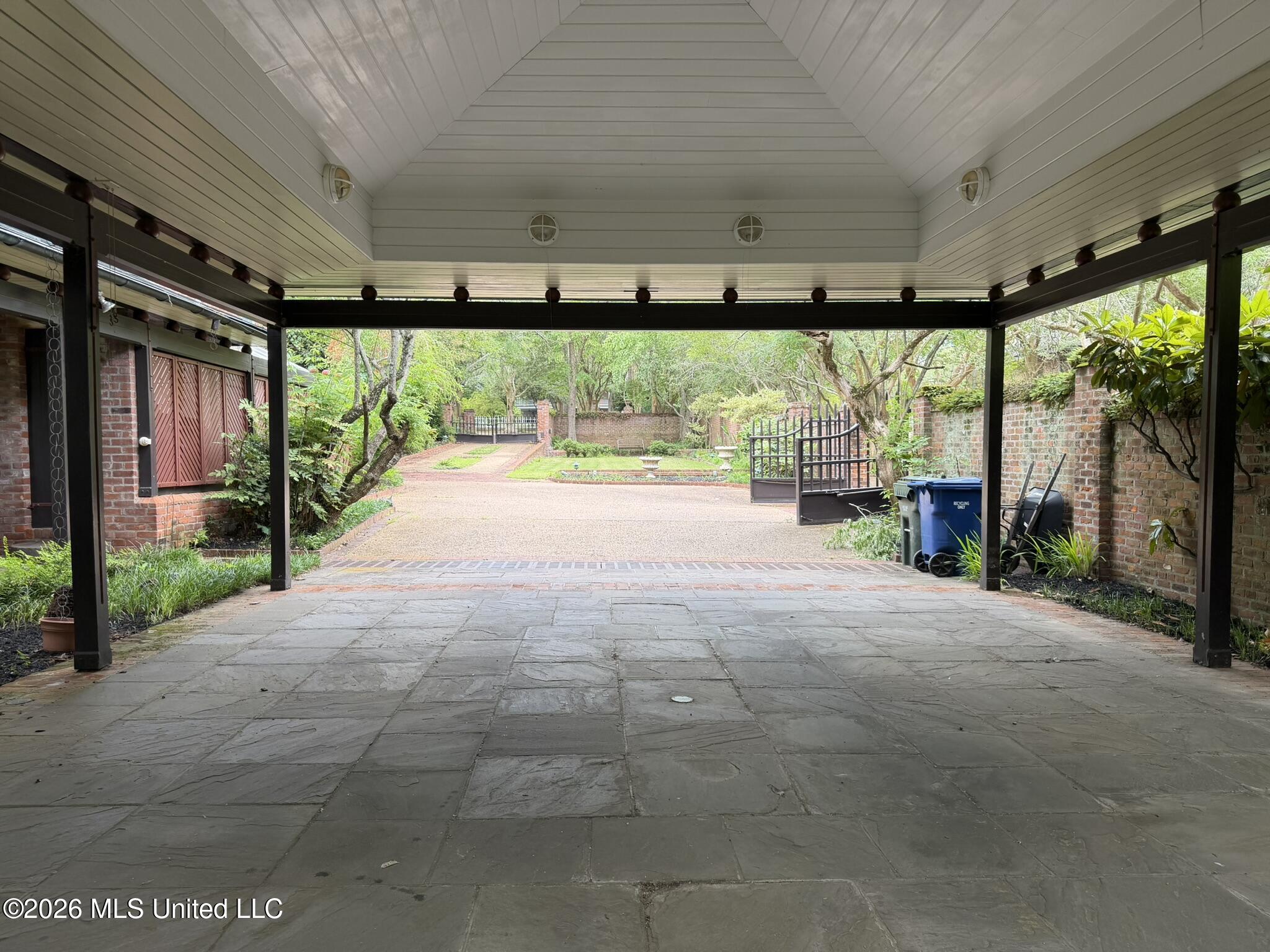705 Washington Street Property Photo 28