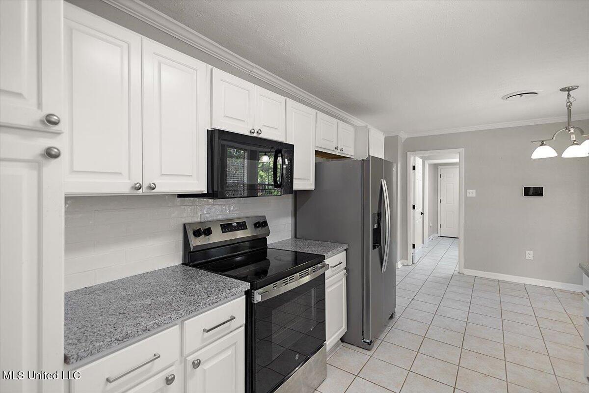36 Pebble Hill Drive Property Photo 3